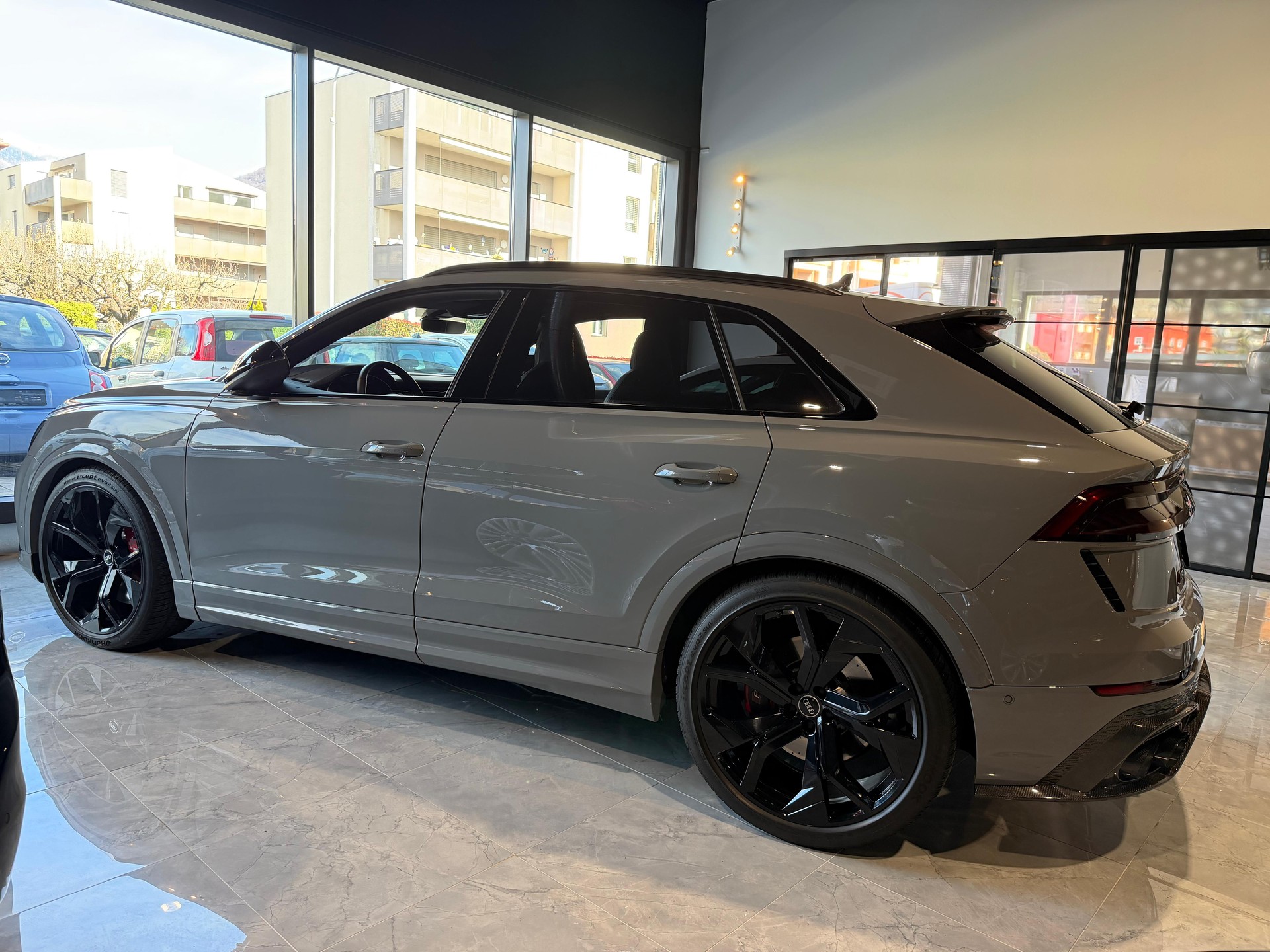 AUDI RSQ8 quattro tiptronic-image-3
