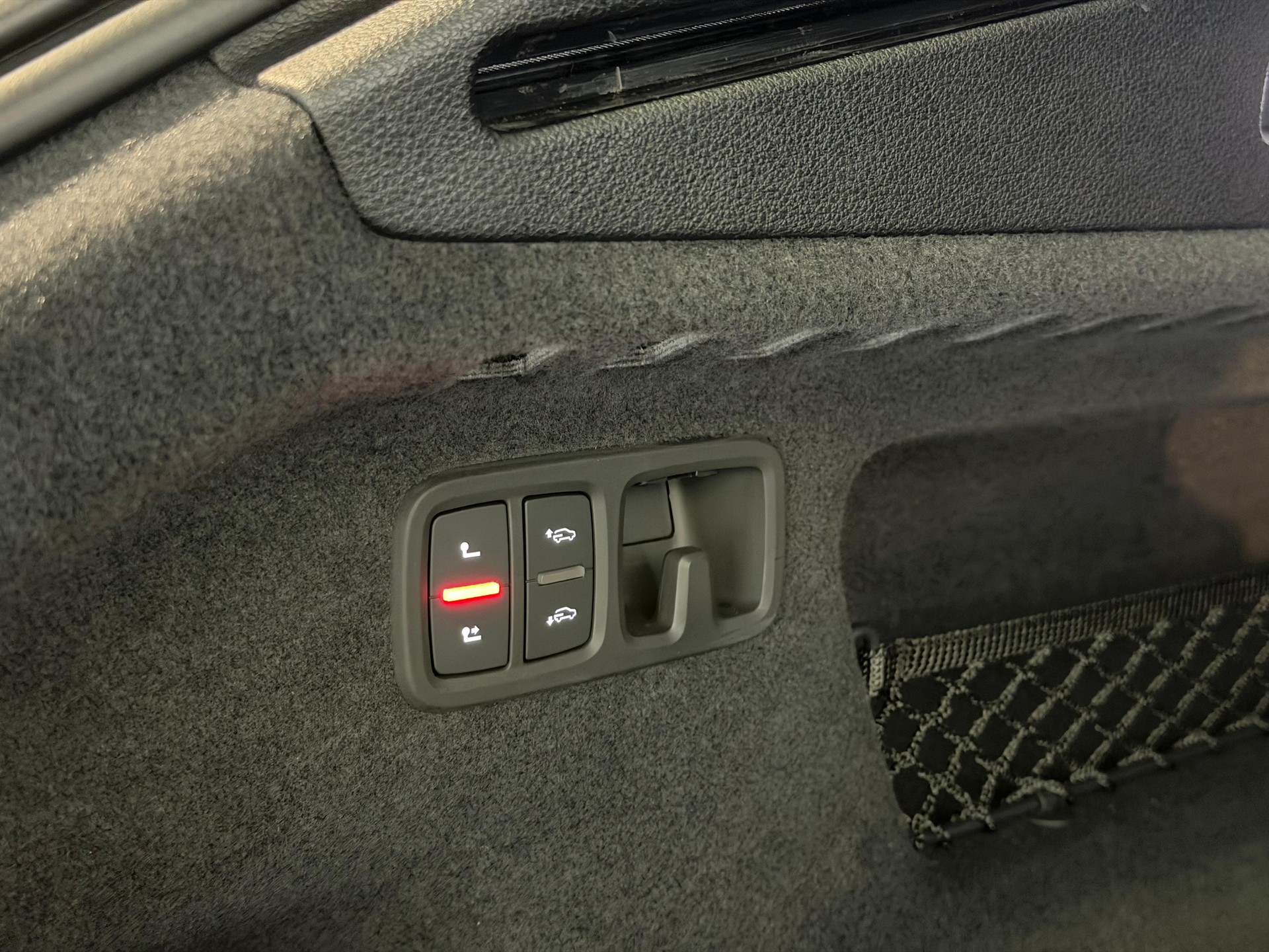 AUDI RSQ8 quattro tiptronic-image-15