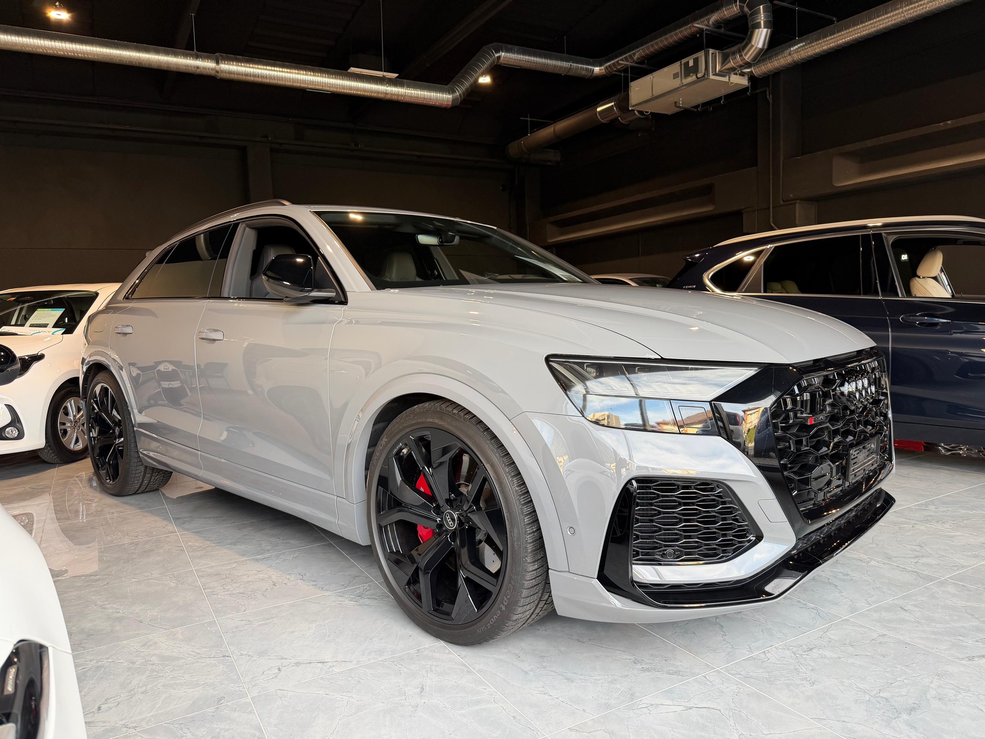 AUDI RSQ8 quattro tiptronic-image-2