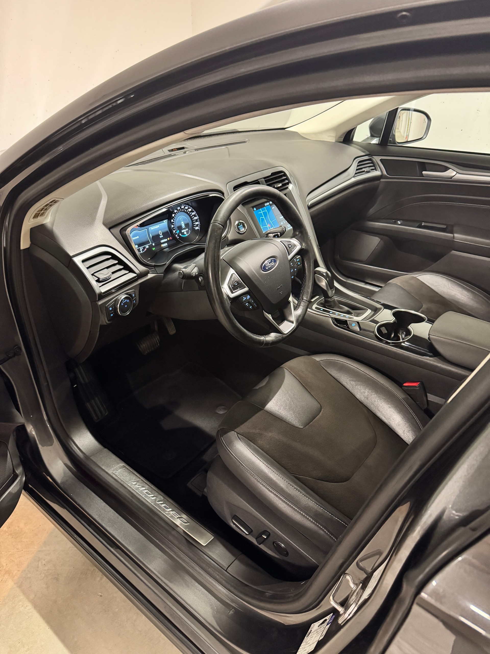 FORD Mondeo 2.0 TDCi Titanium AWD PowerShift *AHK*-image-5