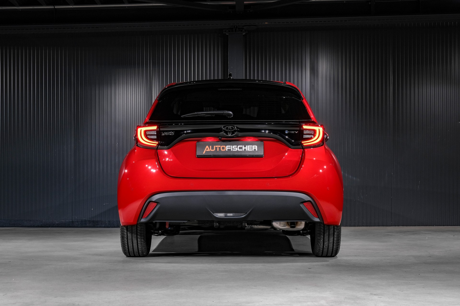 TOYOTA Yaris 1.5 e-CVT-image-5