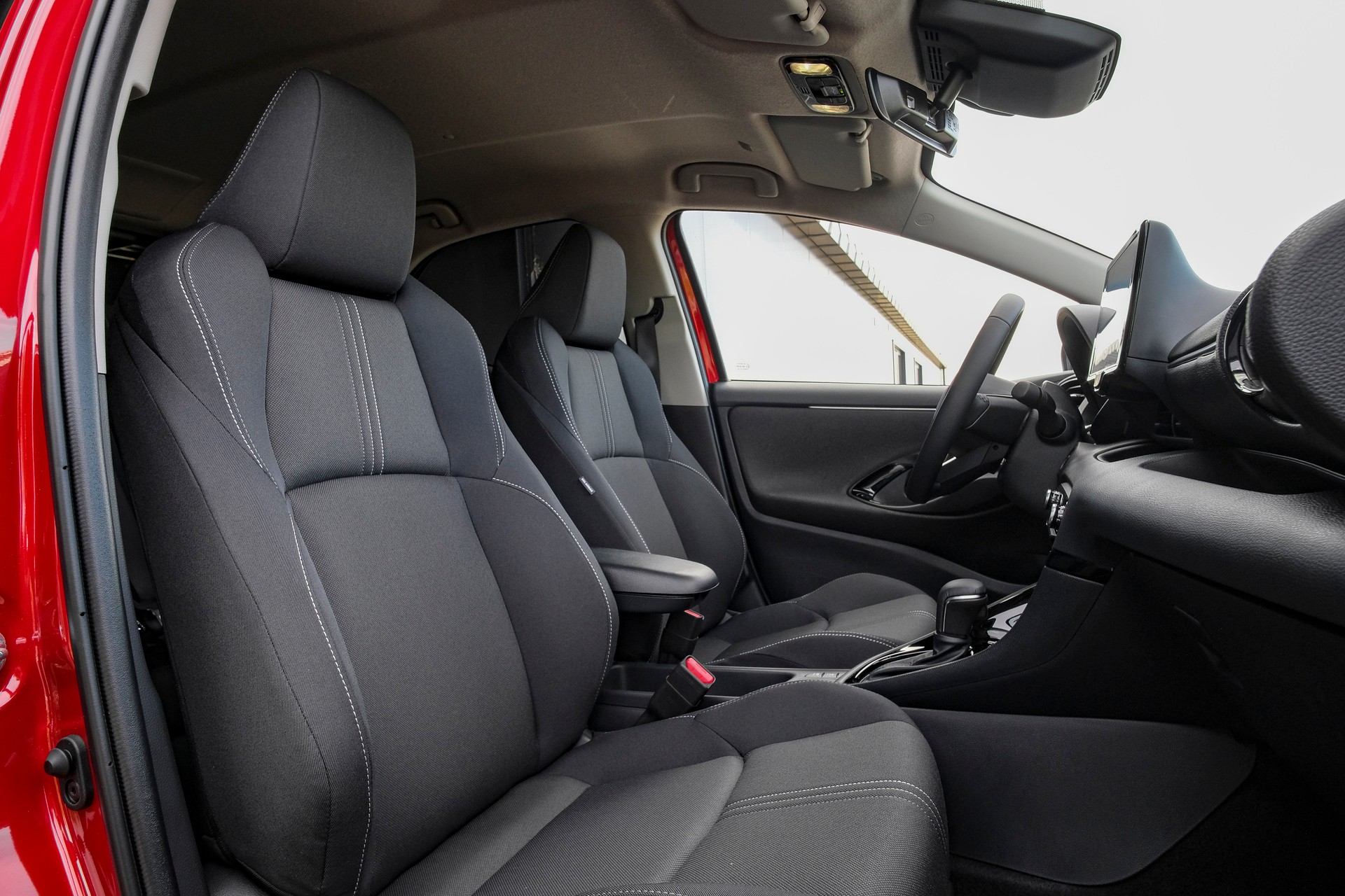 TOYOTA Yaris 1.5 e-CVT-image-10