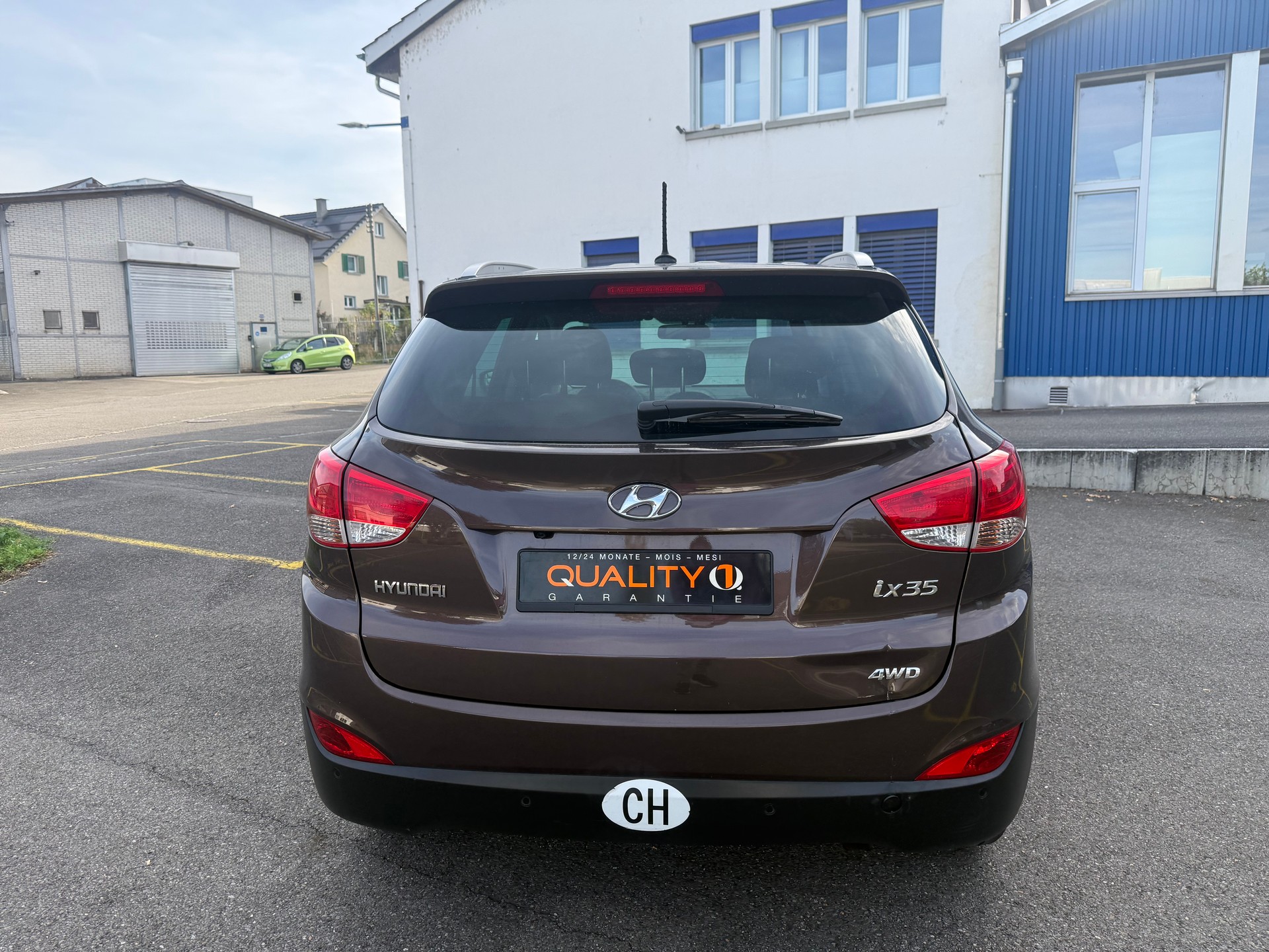 HYUNDAI iX 35 2.0 Style 4WD Automatic-image-3