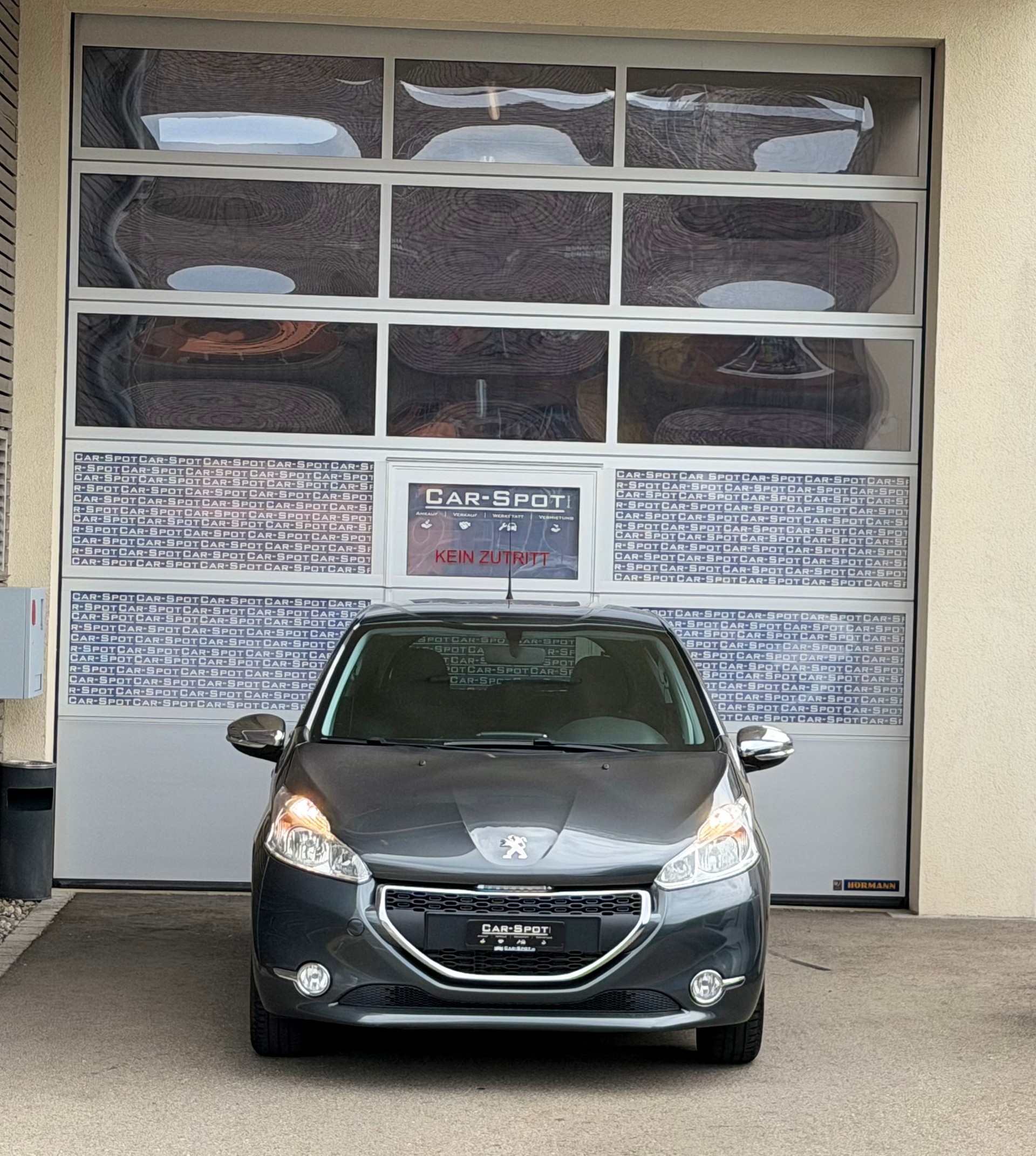 PEUGEOT 208 1.2 VTI Style-image-1