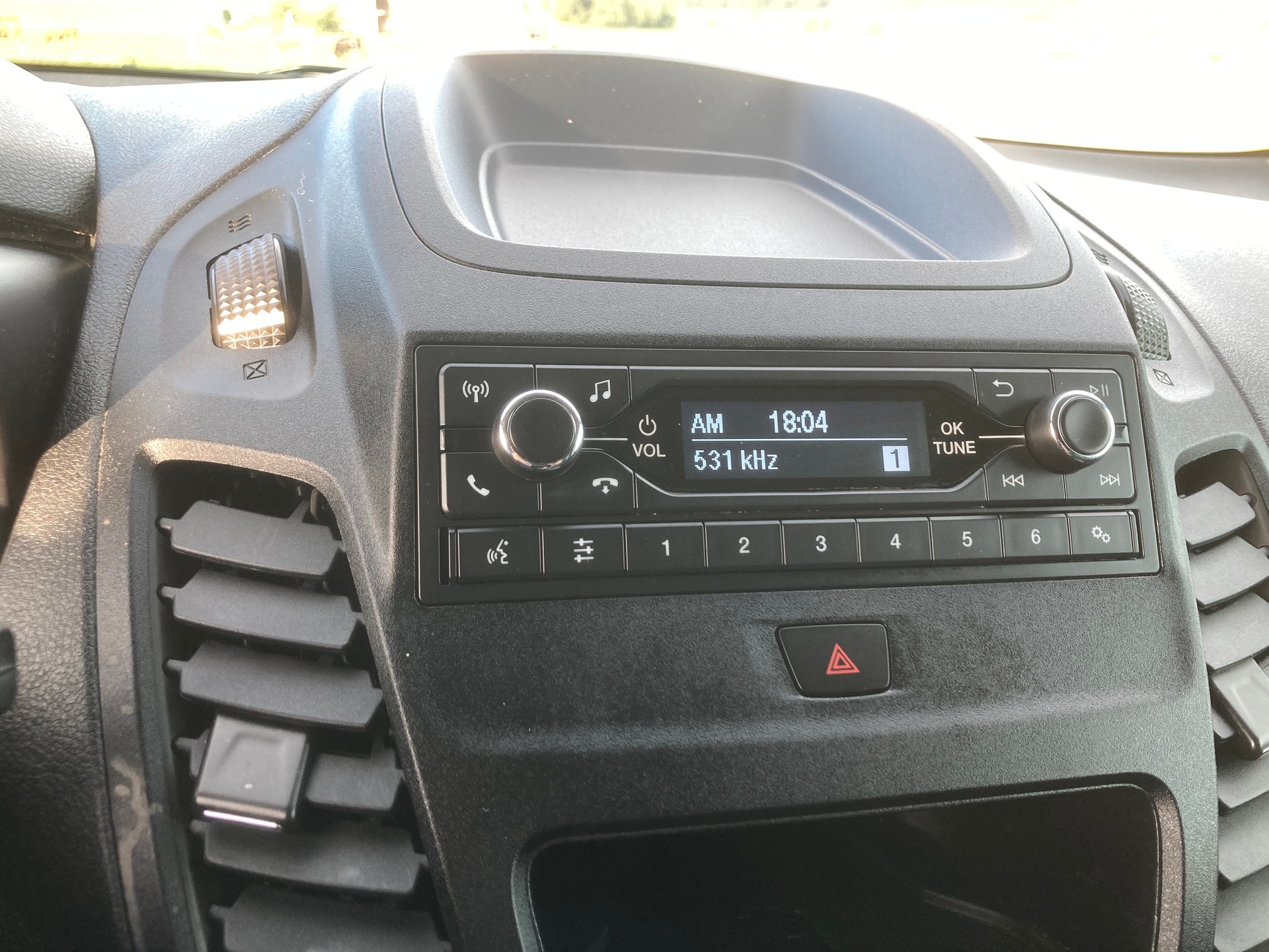 FORD Transit Connect Van T200 1.5 Eco Blue Ambiente-image-10