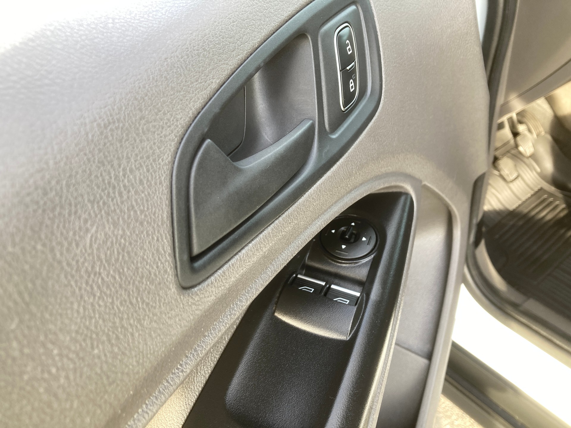 FORD Transit Connect Van T200 1.5 Eco Blue Ambiente-image-8