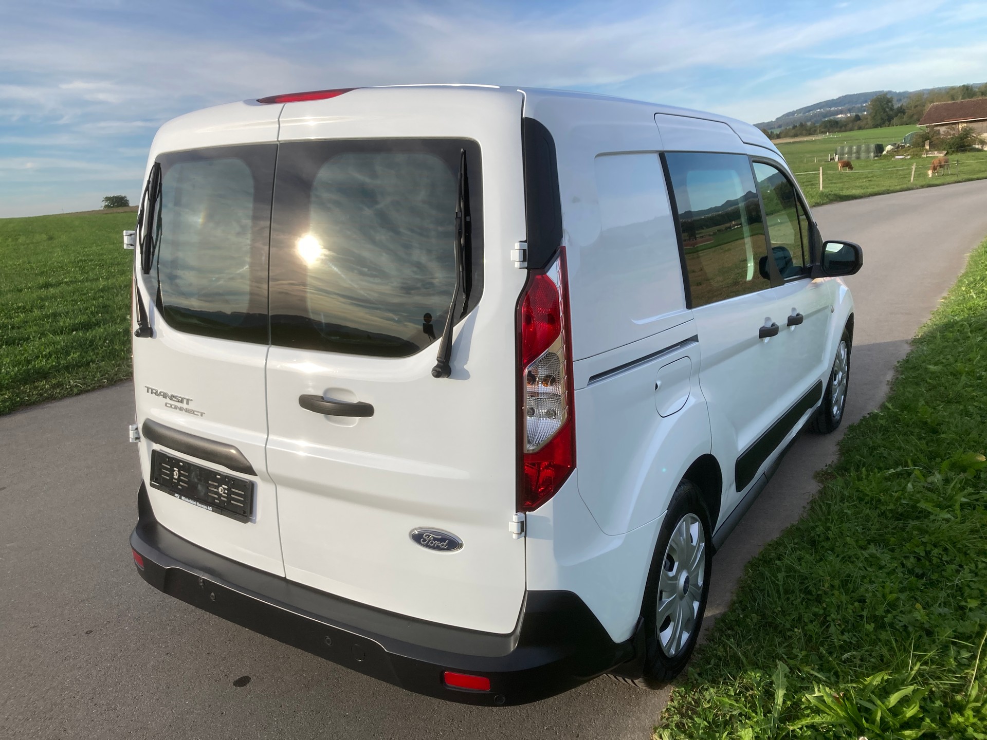 FORD Transit Connect Van T200 1.5 Eco Blue Ambiente-image-2