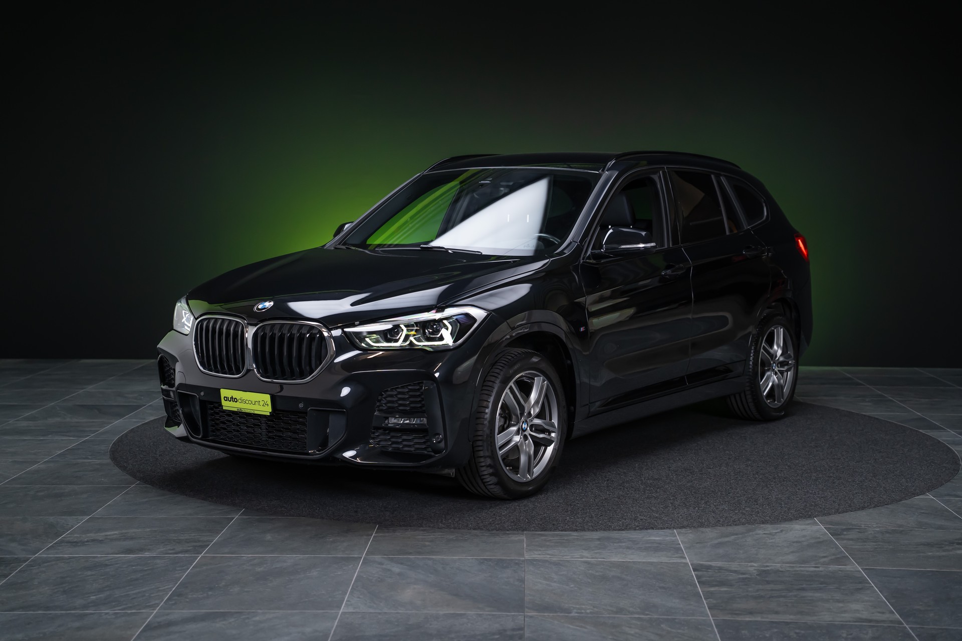 BMW X1 18d xDrive M Sport / CH-Fahrzeug / Rückfahrkamera / el.Sitze-image-0