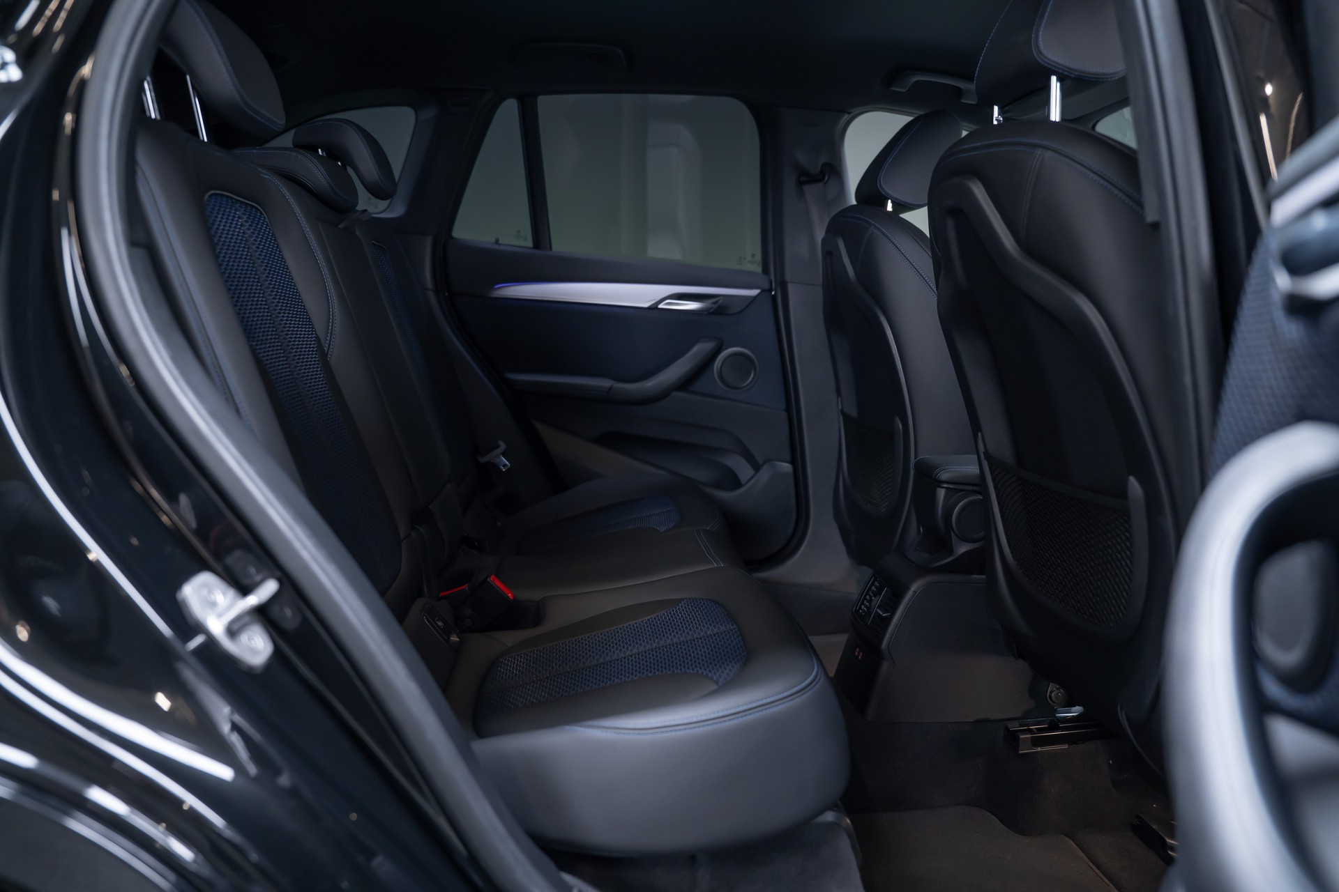BMW X1 18d xDrive M Sport / CH-Fahrzeug / Rückfahrkamera / el.Sitze-image-17