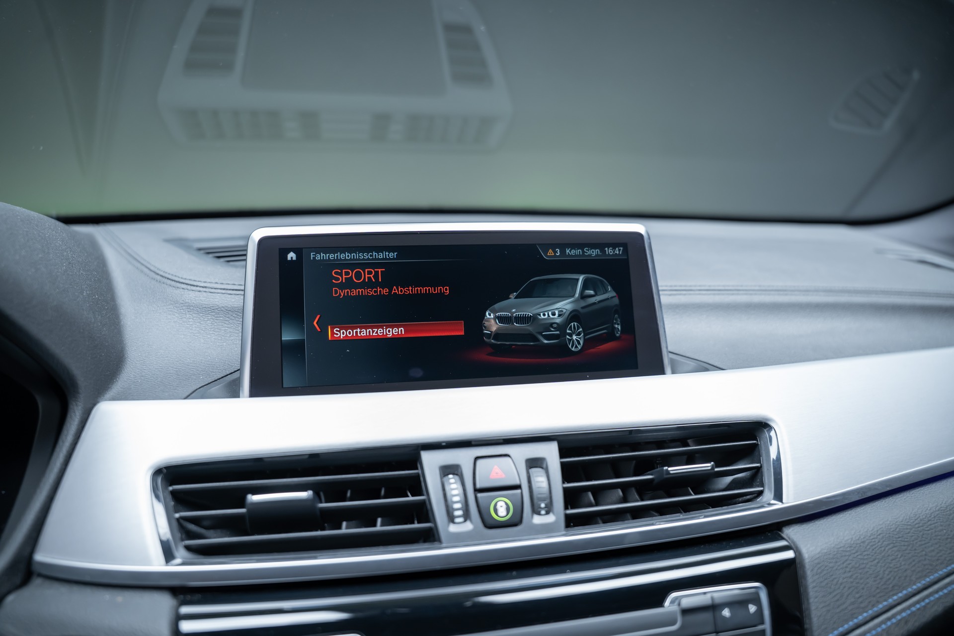 BMW X1 18d xDrive M Sport / CH-Fahrzeug / Rückfahrkamera / el.Sitze-image-30