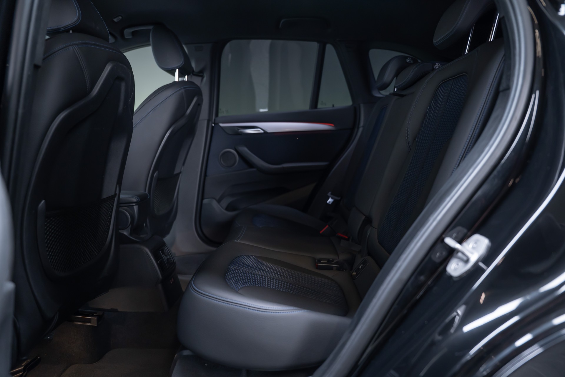 BMW X1 18d xDrive M Sport / CH-Fahrzeug / Rückfahrkamera / el.Sitze-image-14