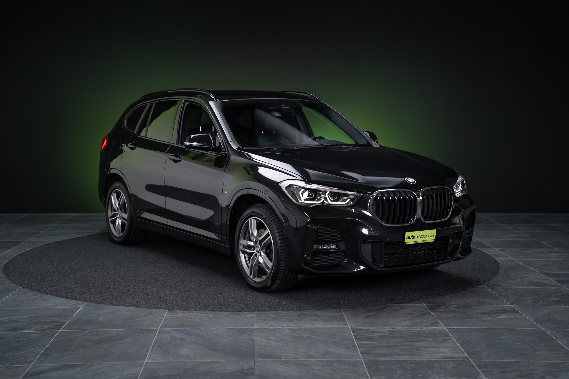 BMW X1 18d xDrive M Sport / CH-Fahrzeug / Rückfahrkamera / el.Sitze-image-2