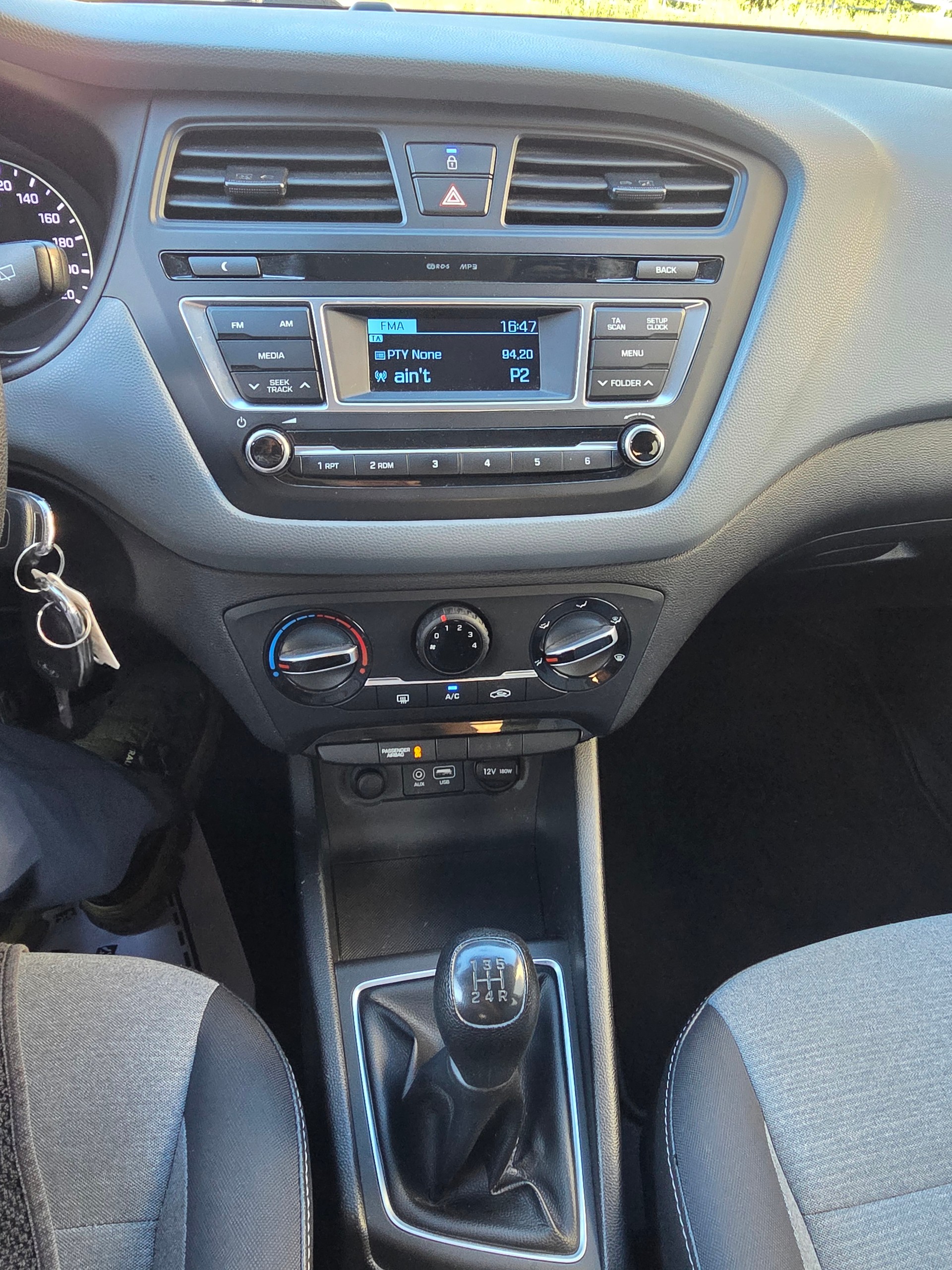 HYUNDAI i20 1.2 Origo-image-9
