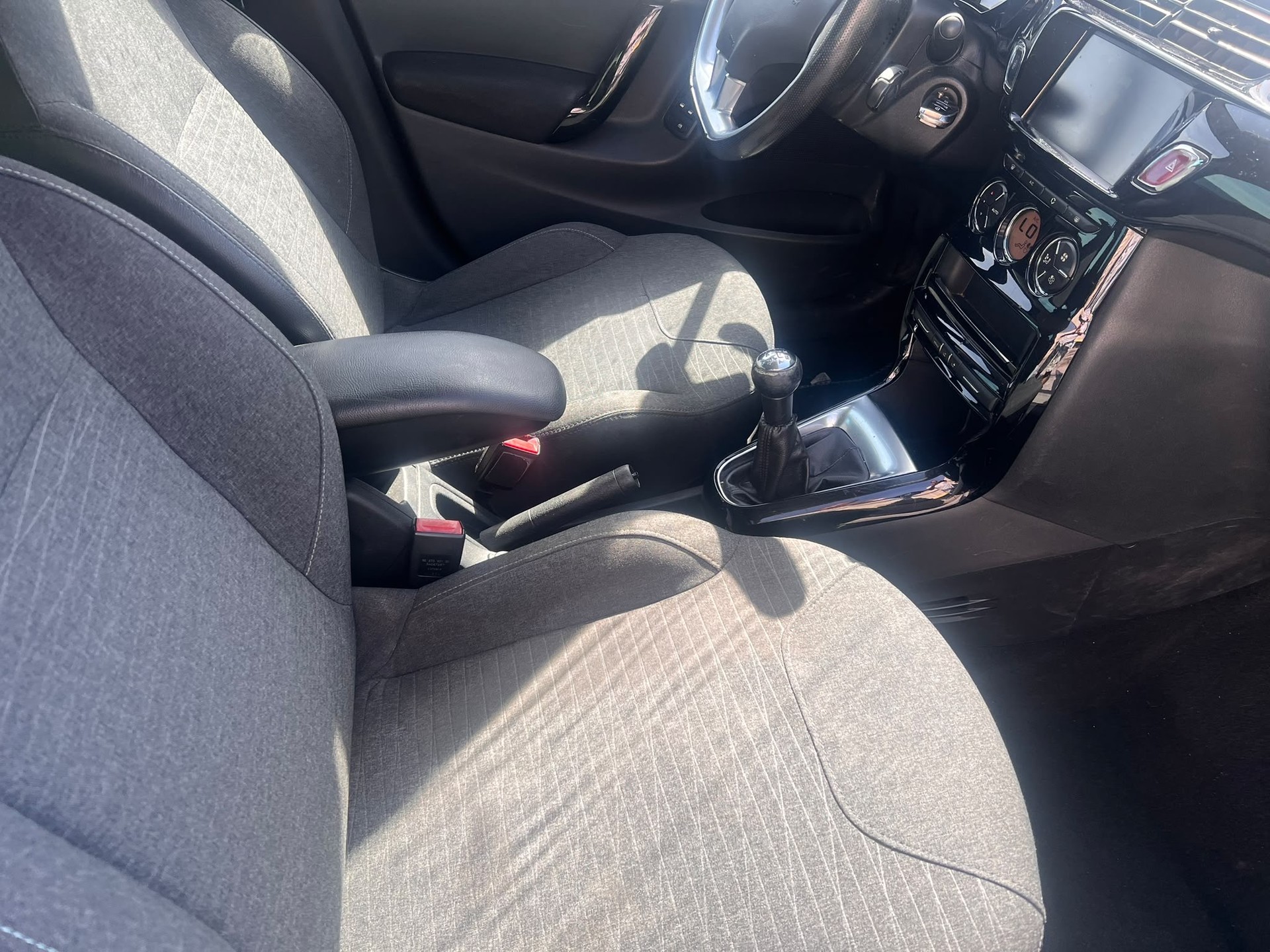 CITROEN C3 1.2i PureTech Exclusive-image-7