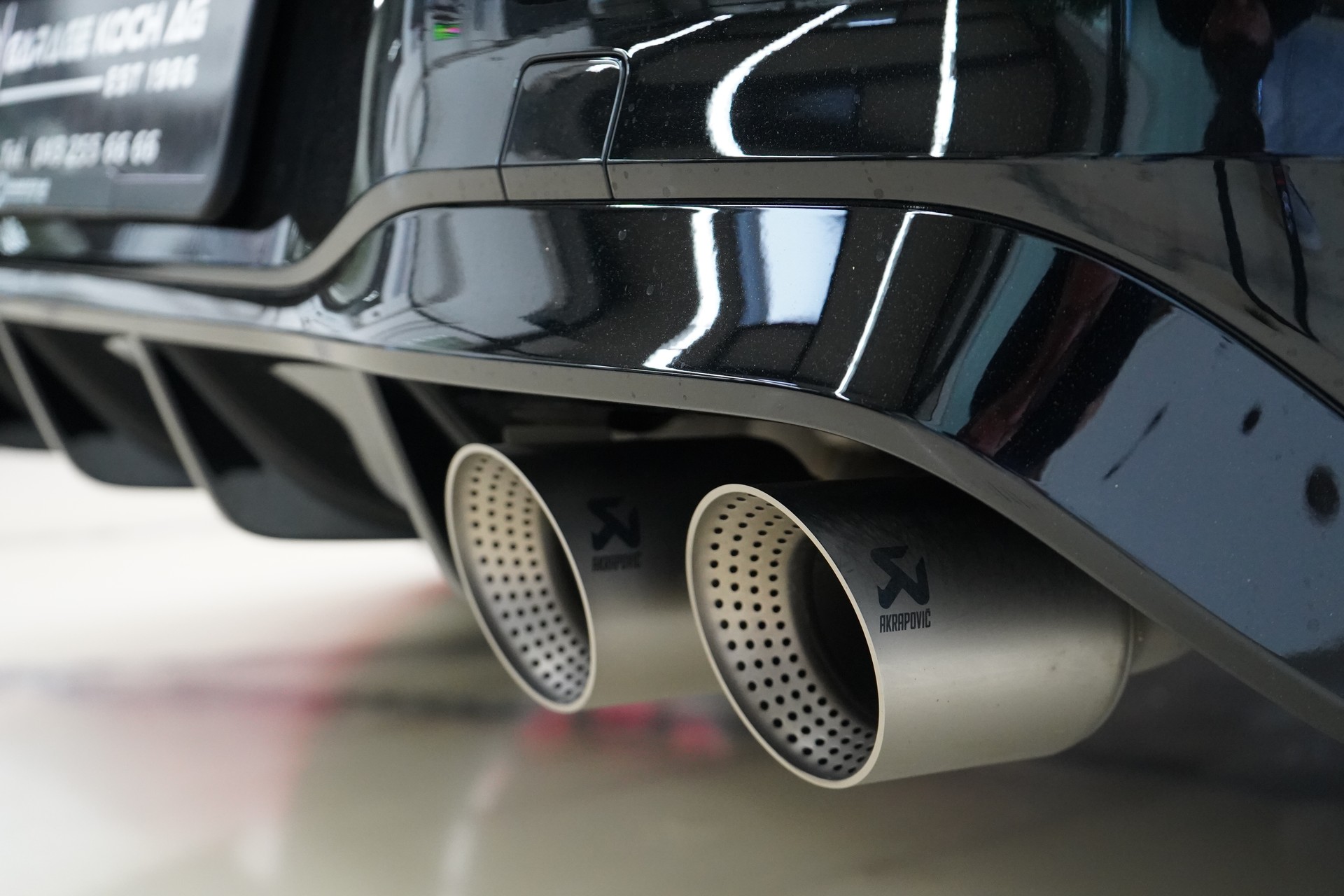 VW Golf 2.0 TSI R Black Edition DSG 4 Motion / Akrapovic * APR **-image-9