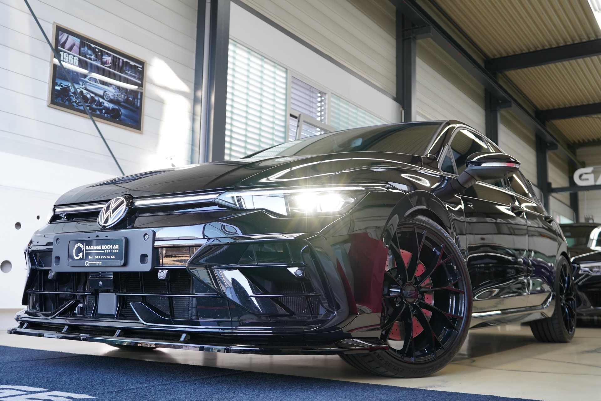 VW Golf 2.0 TSI R Black Edition DSG 4 Motion / Akrapovic * APR **-image-1