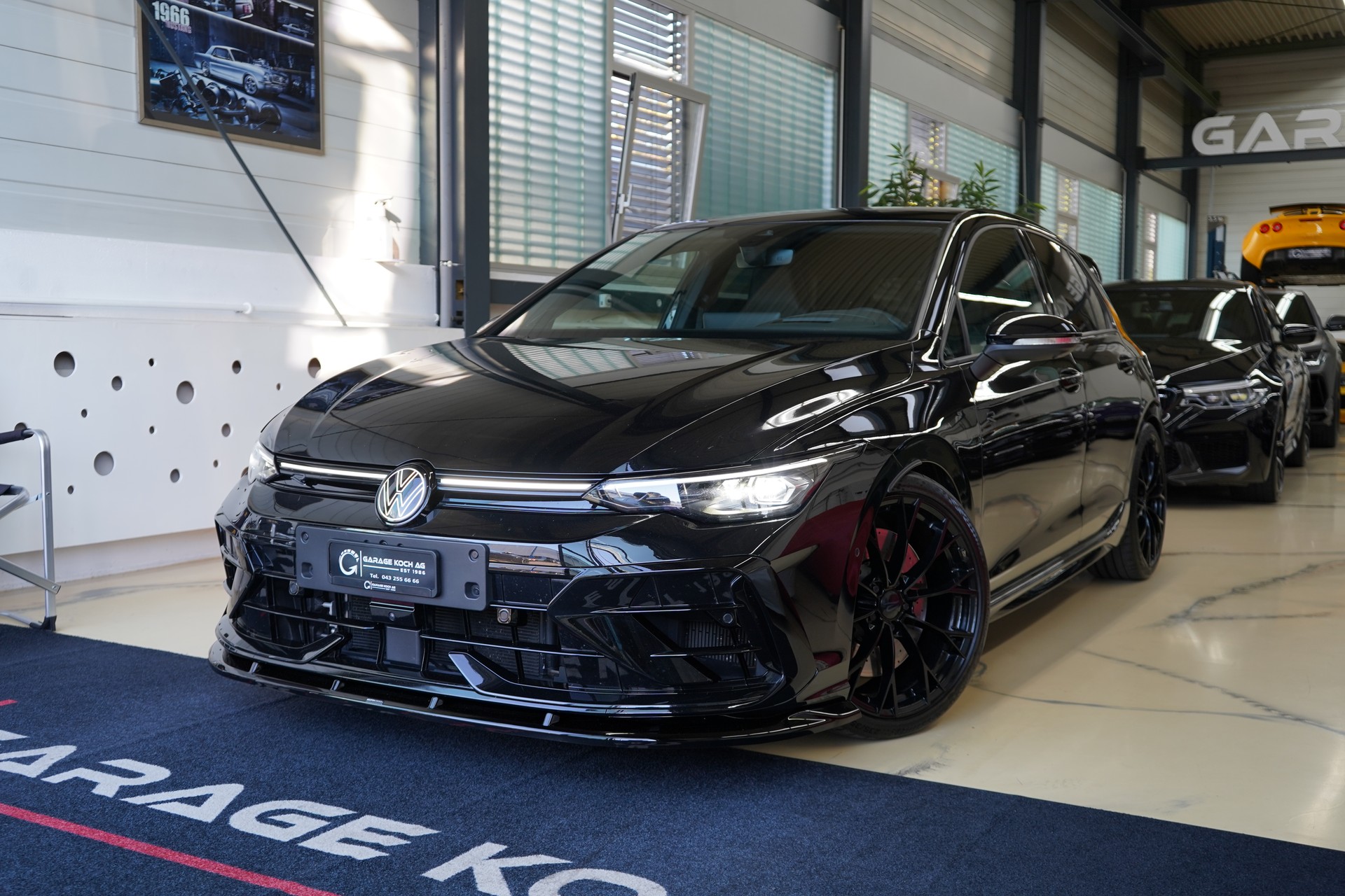 VW Golf 2.0 TSI R Black Edition DSG 4 Motion / Akrapovic * APR **-image-0