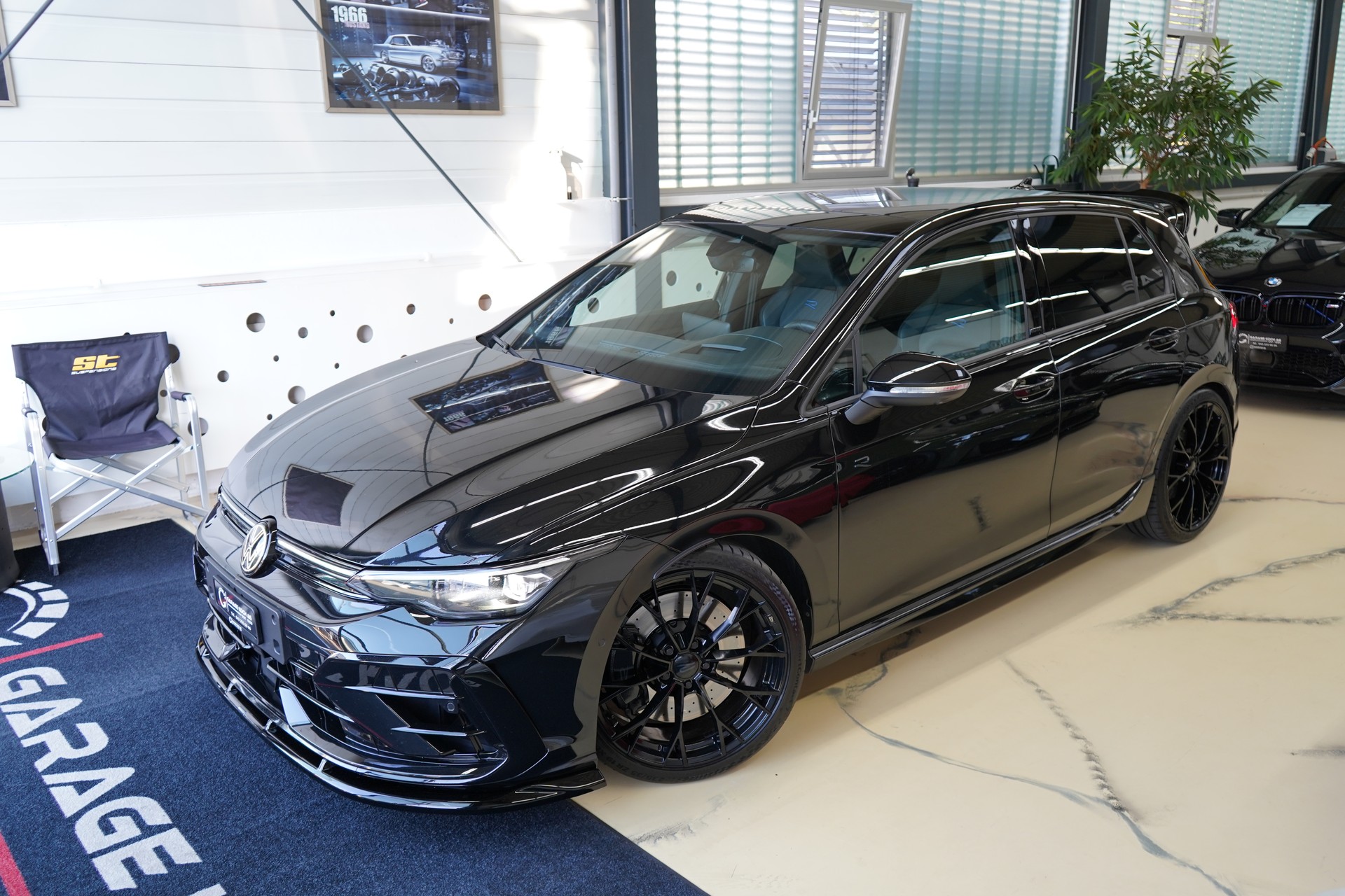 VW Golf 2.0 TSI R Black Edition DSG 4 Motion / Akrapovic * APR **-image-2