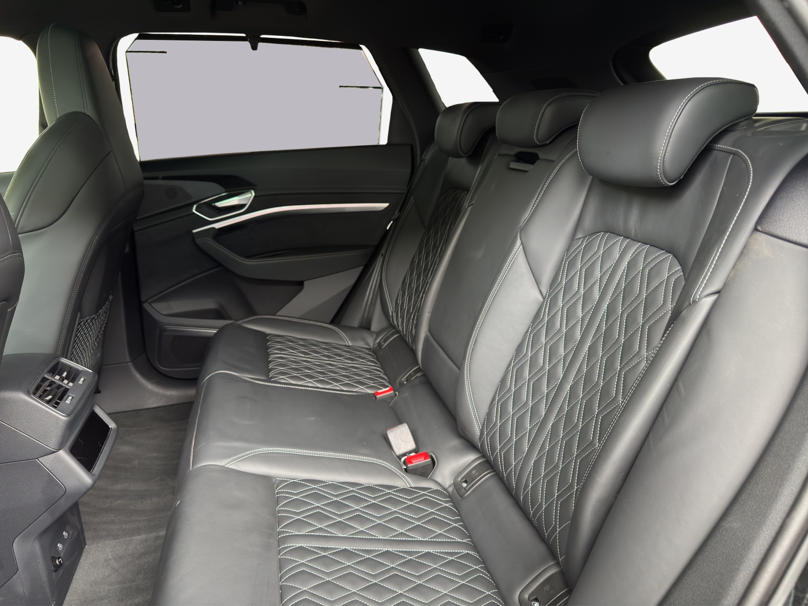 AUDI e-tron S quattro-image-11