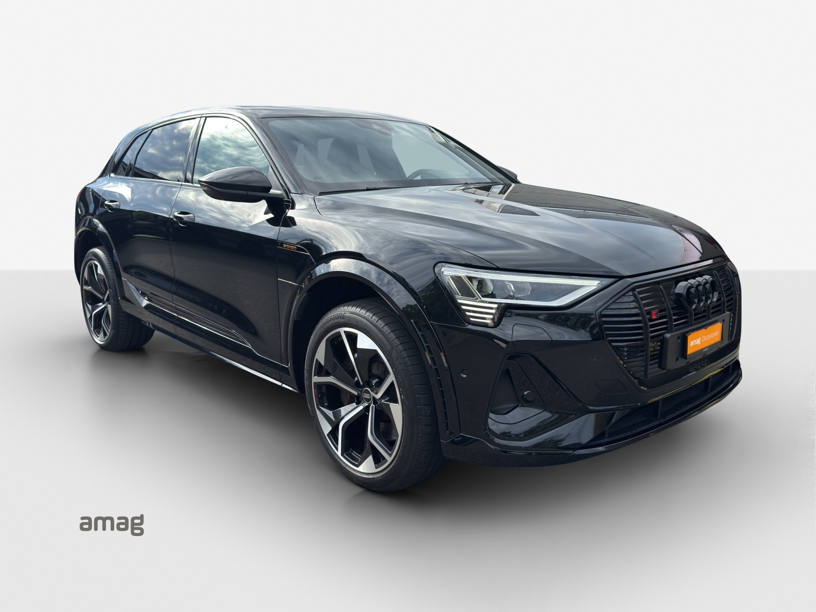 AUDI e-tron S quattro-image-5