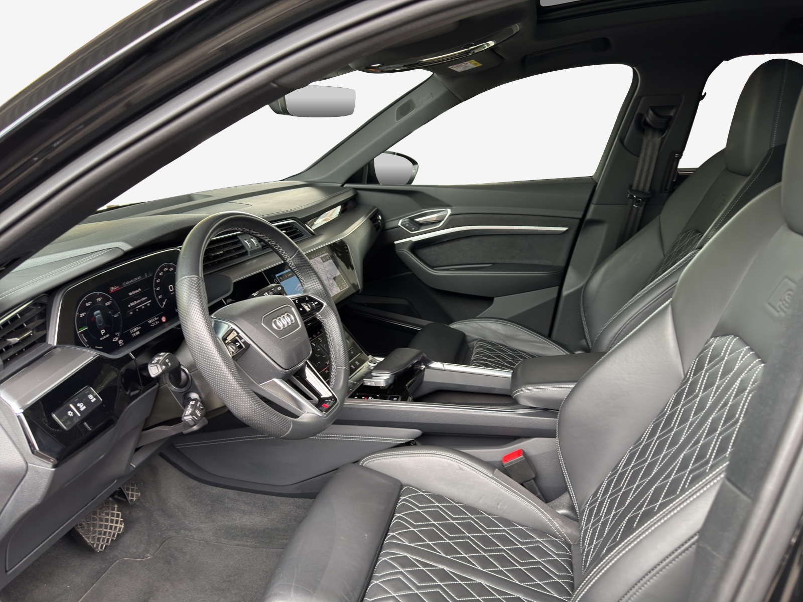 AUDI e-tron S quattro-image-7