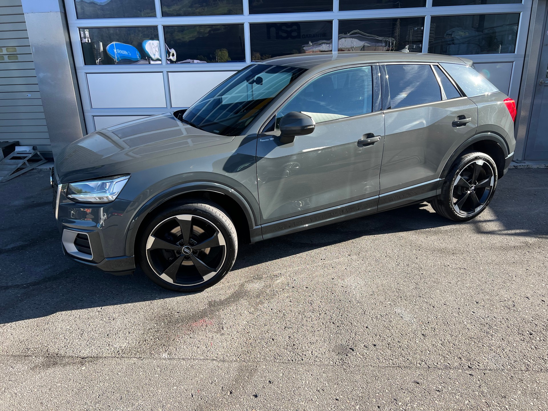 AUDI Q2 2.0 TDI sport quattro S-tronic ** Navi * AHK 1800kg. * 8 fach * frisch ab MFK **-image-5