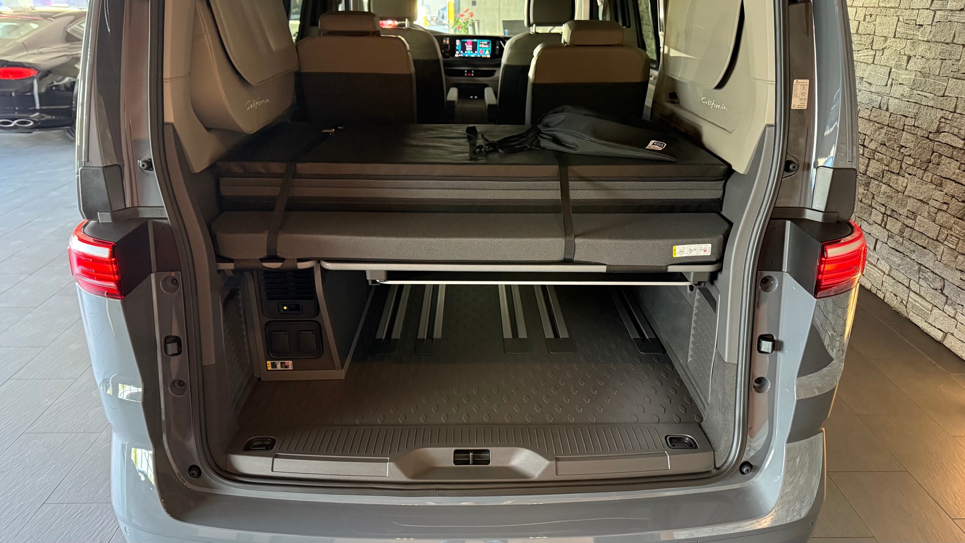 VW California eHybrid Beach Tour Liberty 4Motion 245PS-image-12