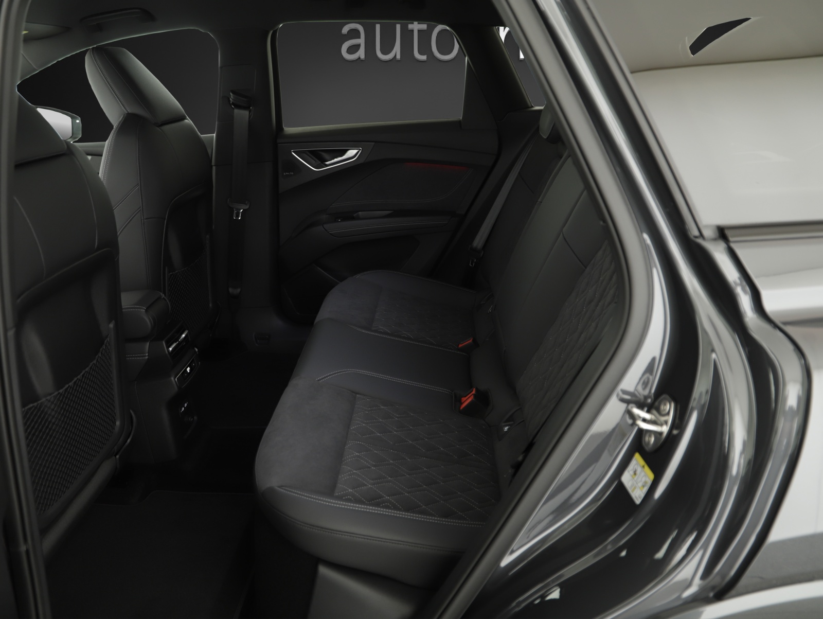 AUDI Q4 e-tron SUV quattro-image-9