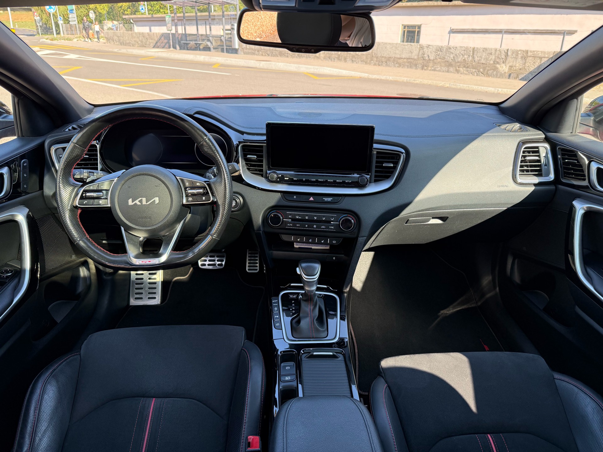 KIA ProCeed 1.6 T-GDi GT DCT-image-8