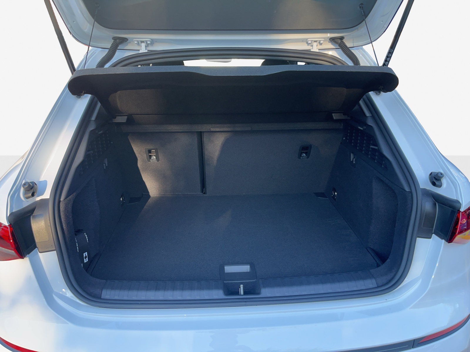 AUDI A3 Sportback TFSI 85 kW Ambition S-tronic-image-12