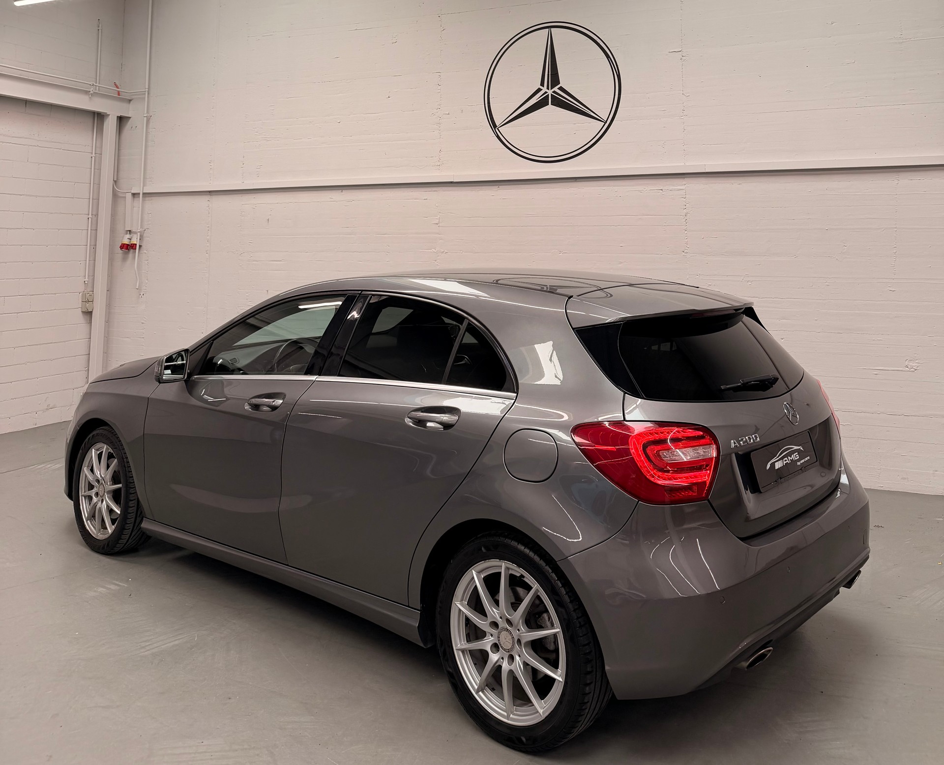 MERCEDES-BENZ A 200 Urban 7G-DCT-image-5