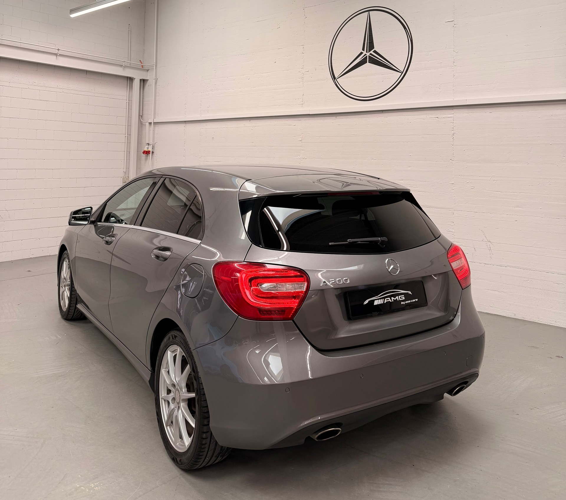 MERCEDES-BENZ A 200 Urban 7G-DCT-image-4