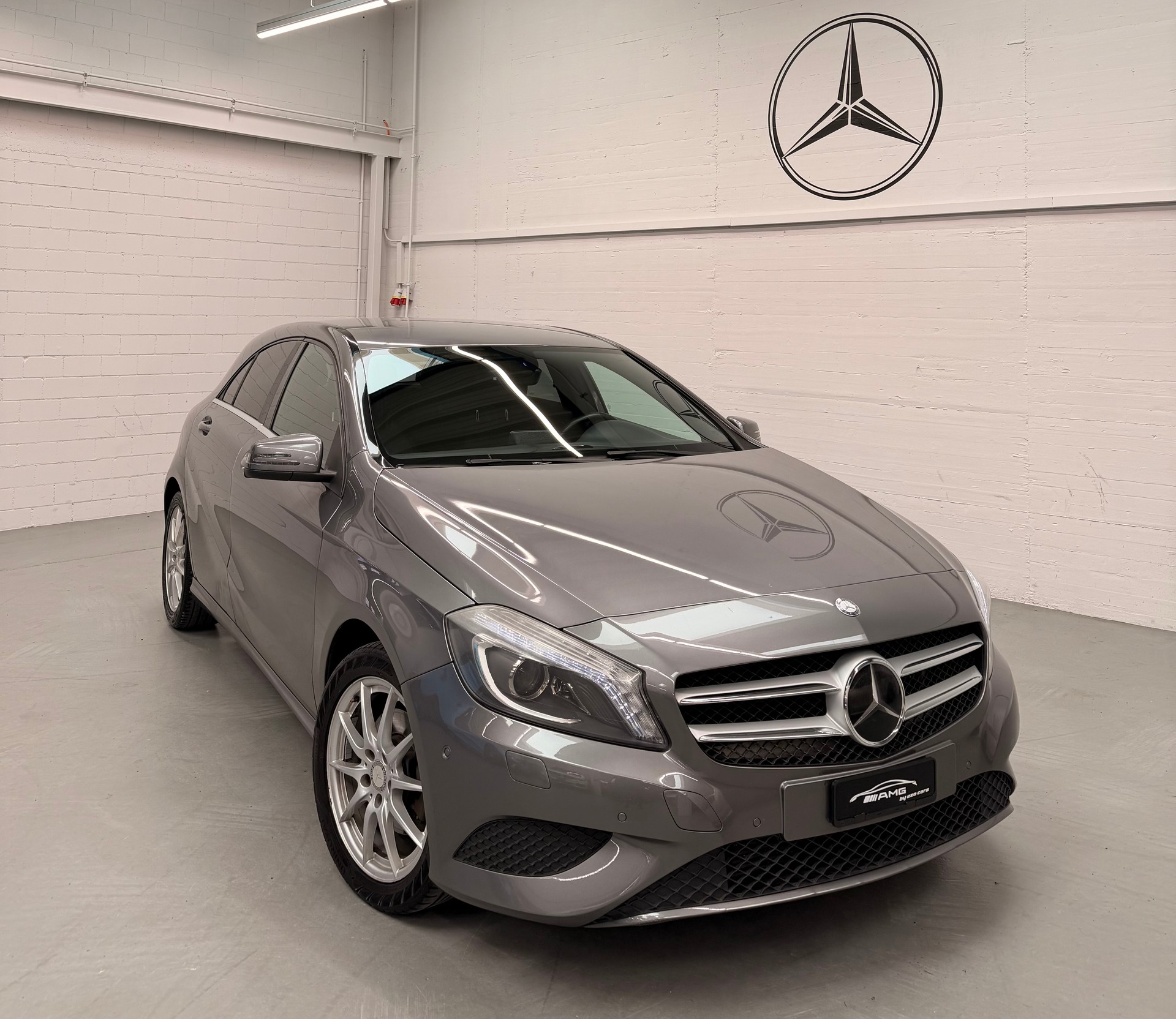 MERCEDES-BENZ A 200 Urban 7G-DCT-image-1