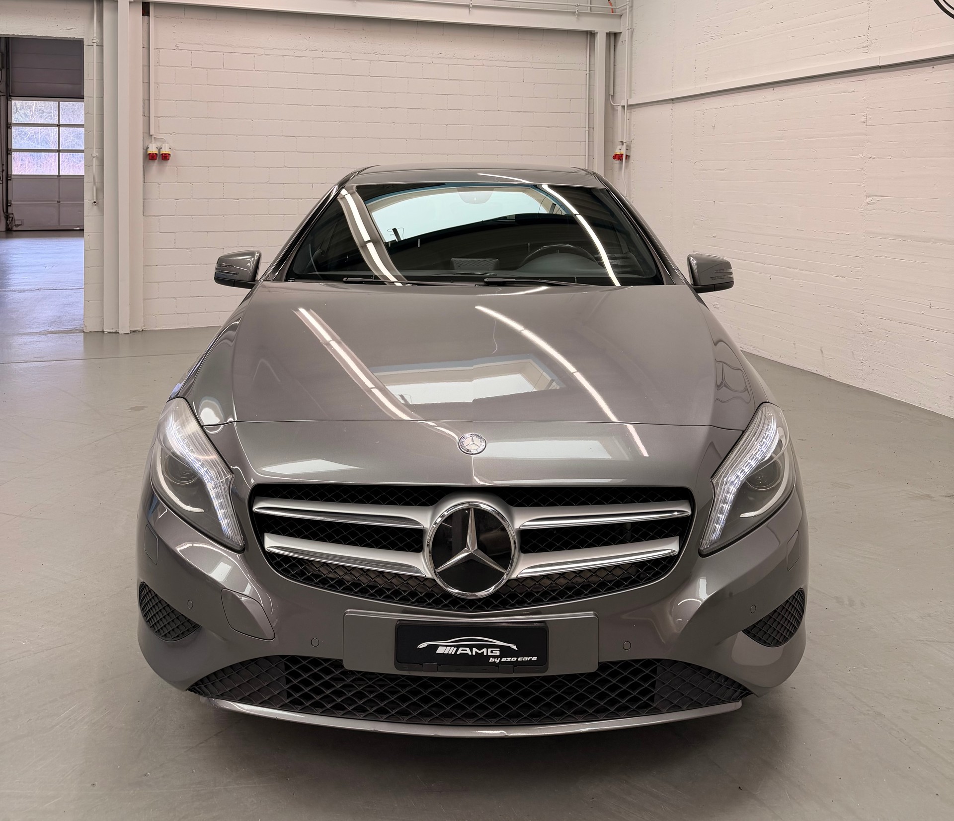 MERCEDES-BENZ A 200 Urban 7G-DCT-image-2