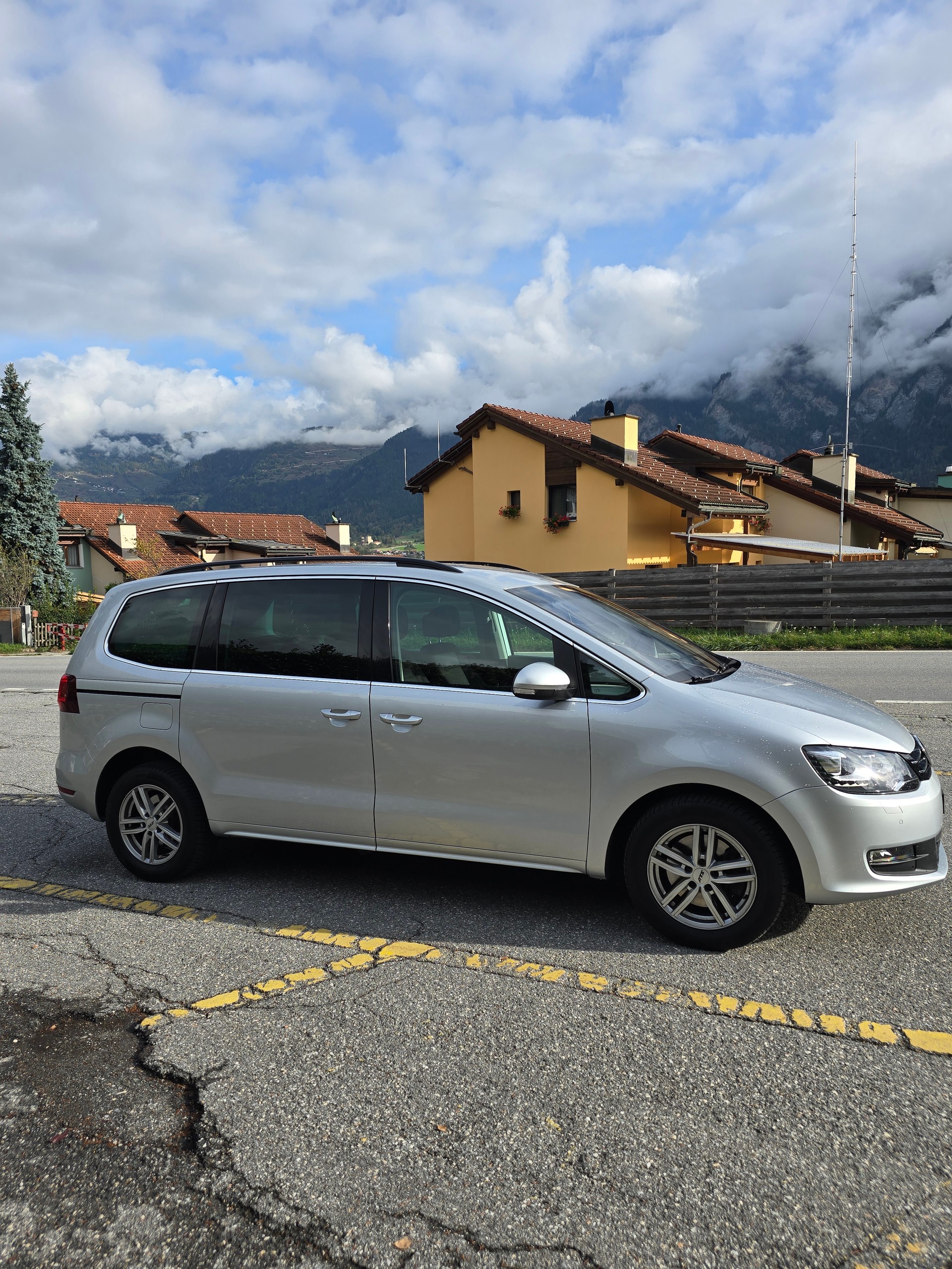 VW 2.0 TDI SCR Comfortline DSG 4m-image-1
