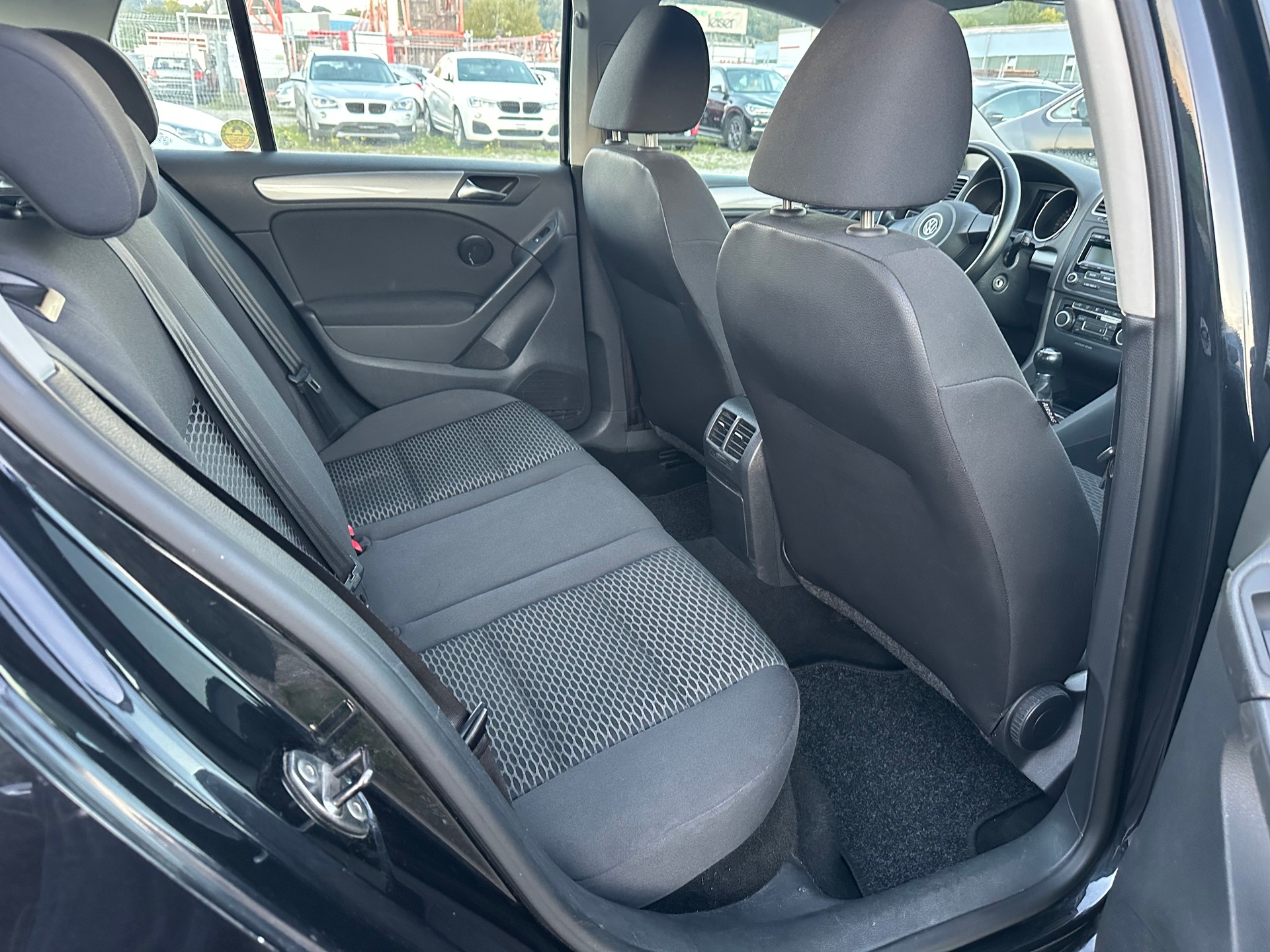 VW GOLF-image-11