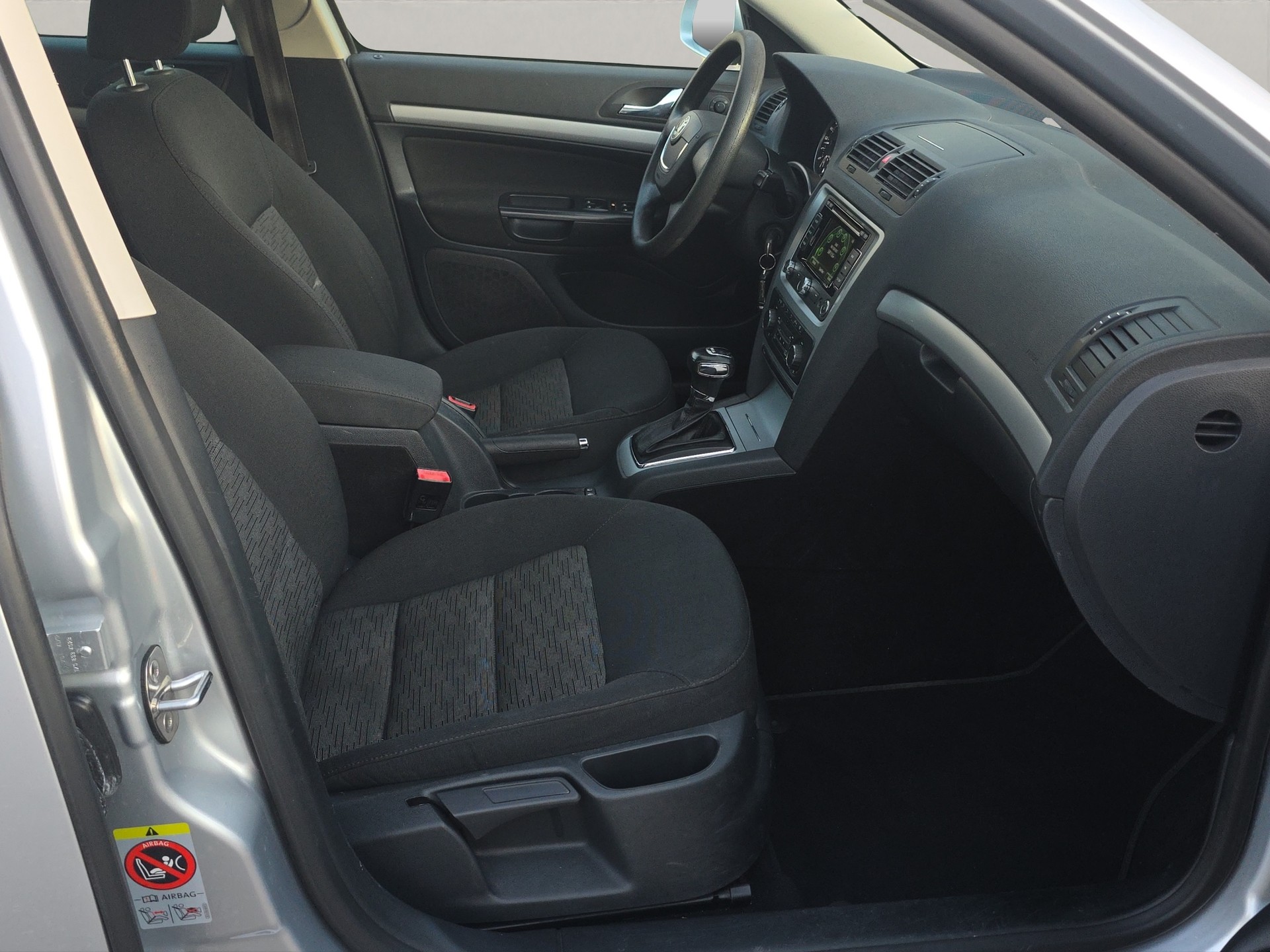 SKODA Octavia Combi 1.6 TDI Ambition DSG-image-13