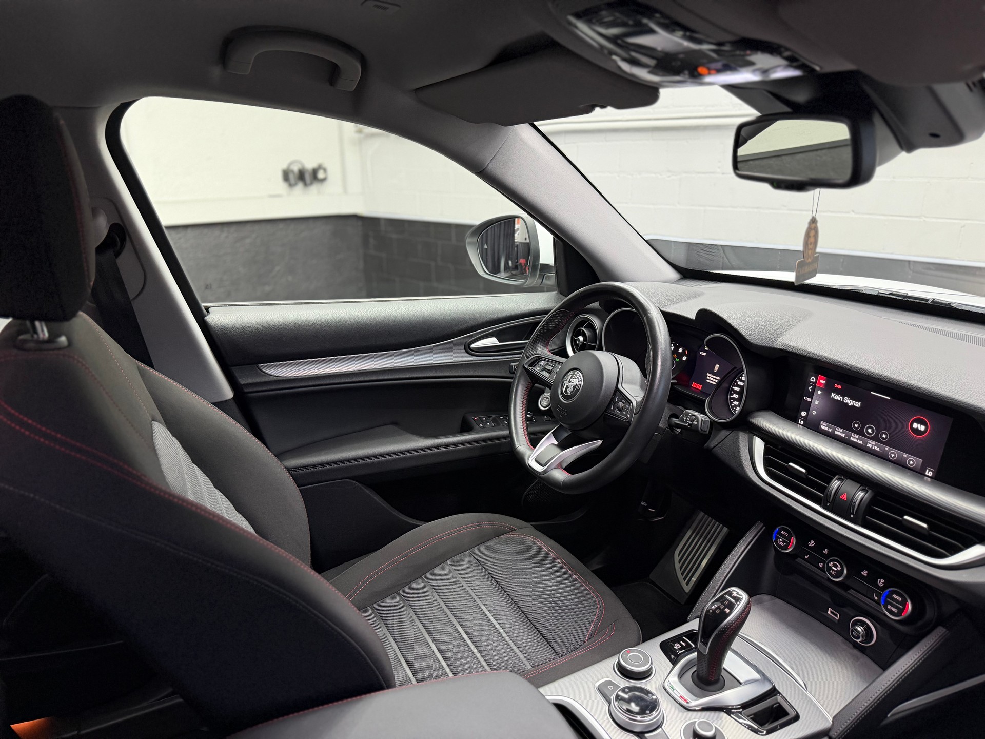 ALFA ROMEO Stelvio 2.0 Super Q4 Automatic | CH-Auto | 1. Hand | ACC Tempomat | Rückfahrkamera | Keyless | Facelift-image-24