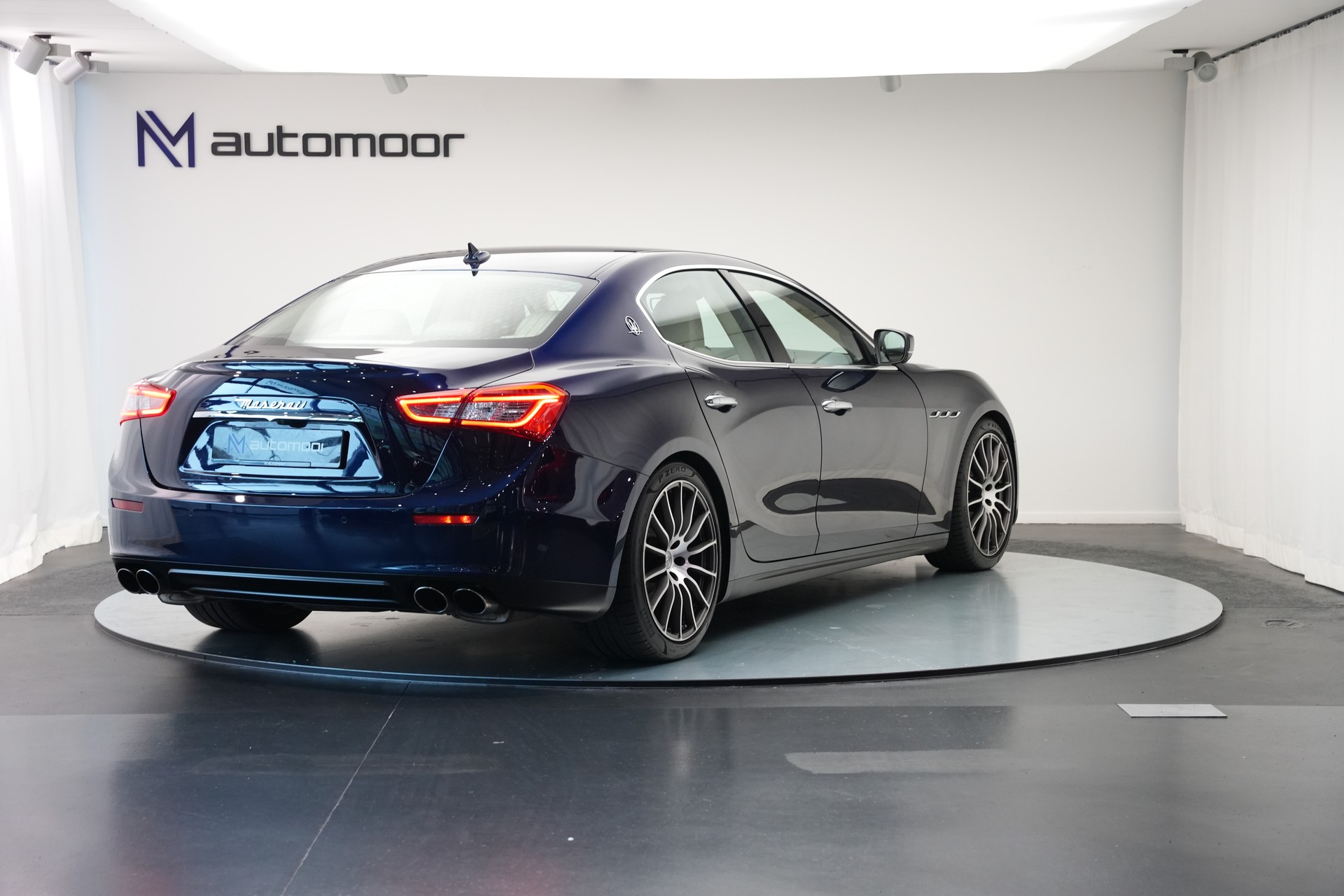 MASERATI Ghibli S Q4 3.0 V6 Automatica *Carbon*-image-4