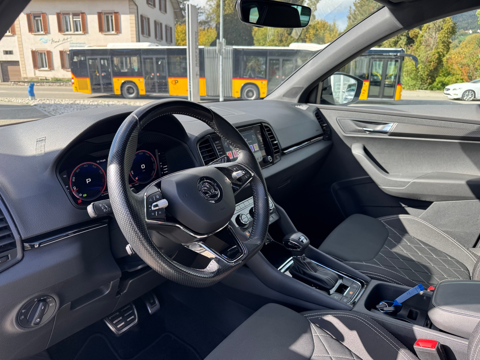 SKODA Karoq 1.5 TSI SportLine DSG-image-13