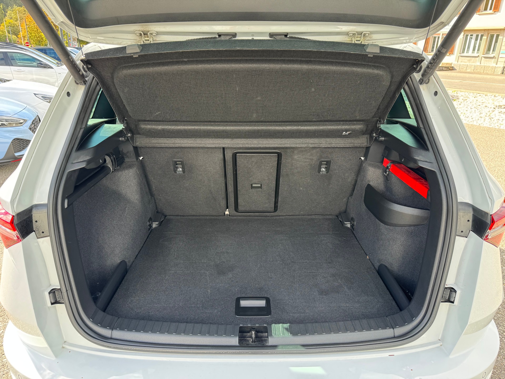 SKODA Karoq 1.5 TSI SportLine DSG-image-23