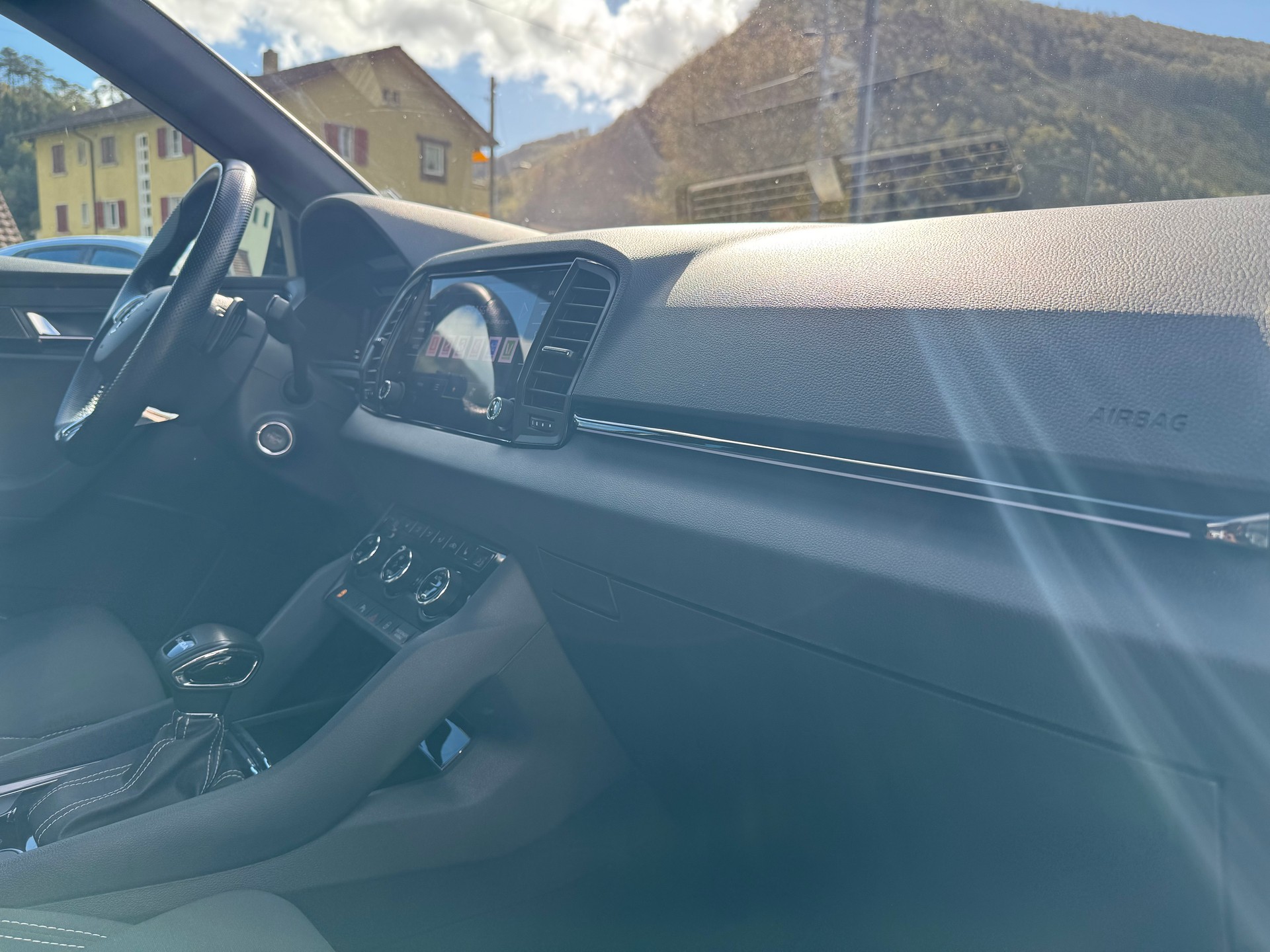 SKODA Karoq 1.5 TSI SportLine DSG-image-19