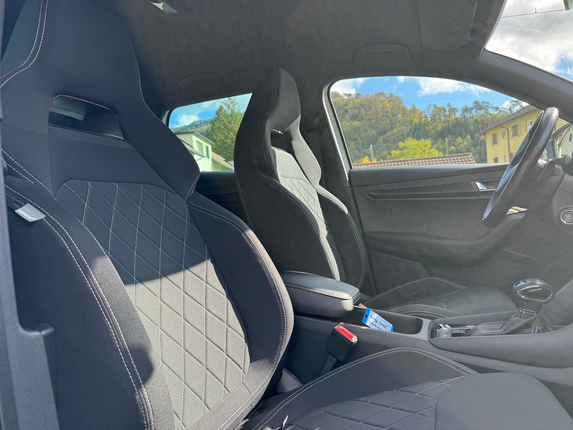 SKODA Karoq 1.5 TSI SportLine DSG-image-16