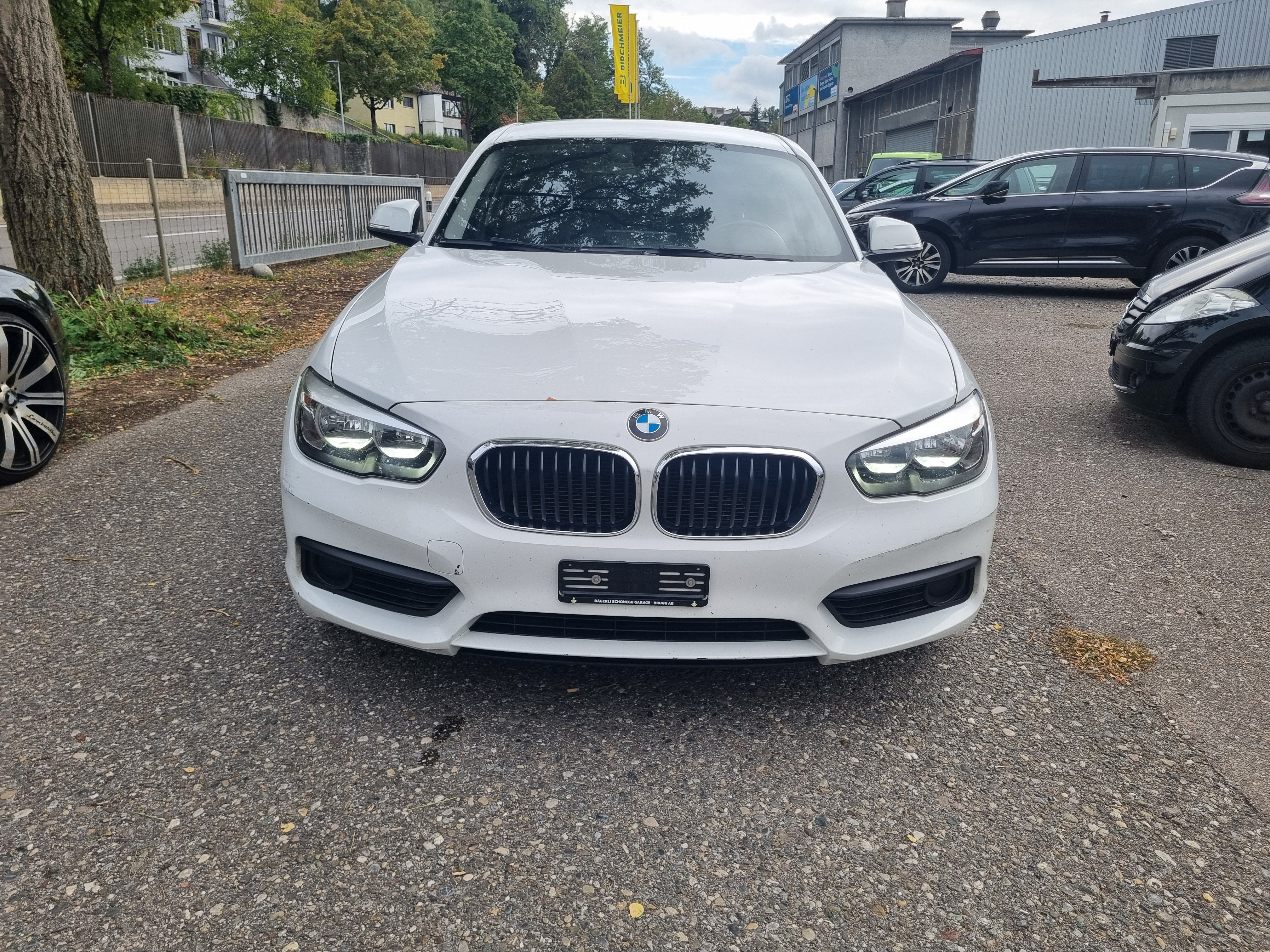 Car photo