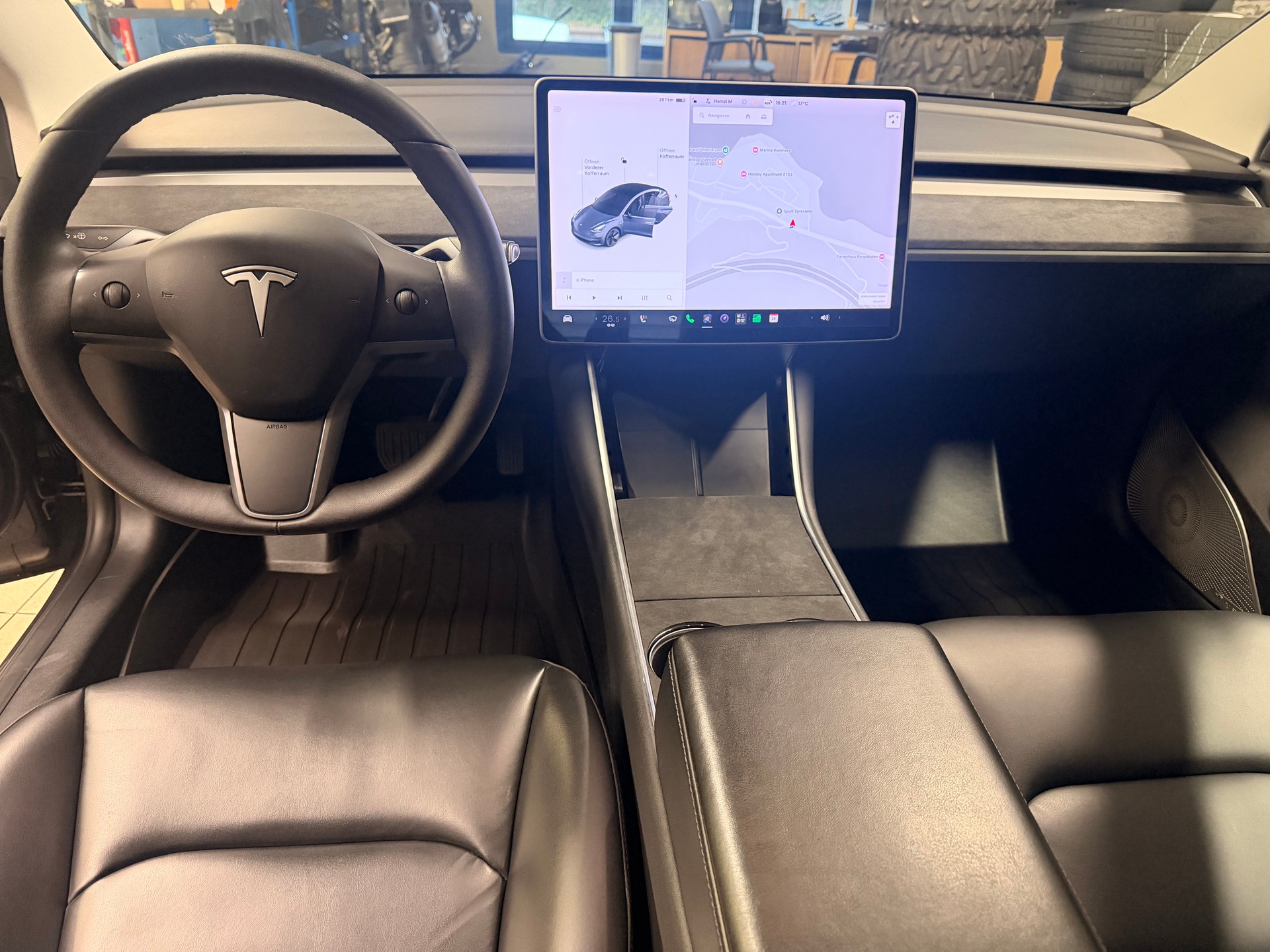 TESLA MODEL 3-image-4