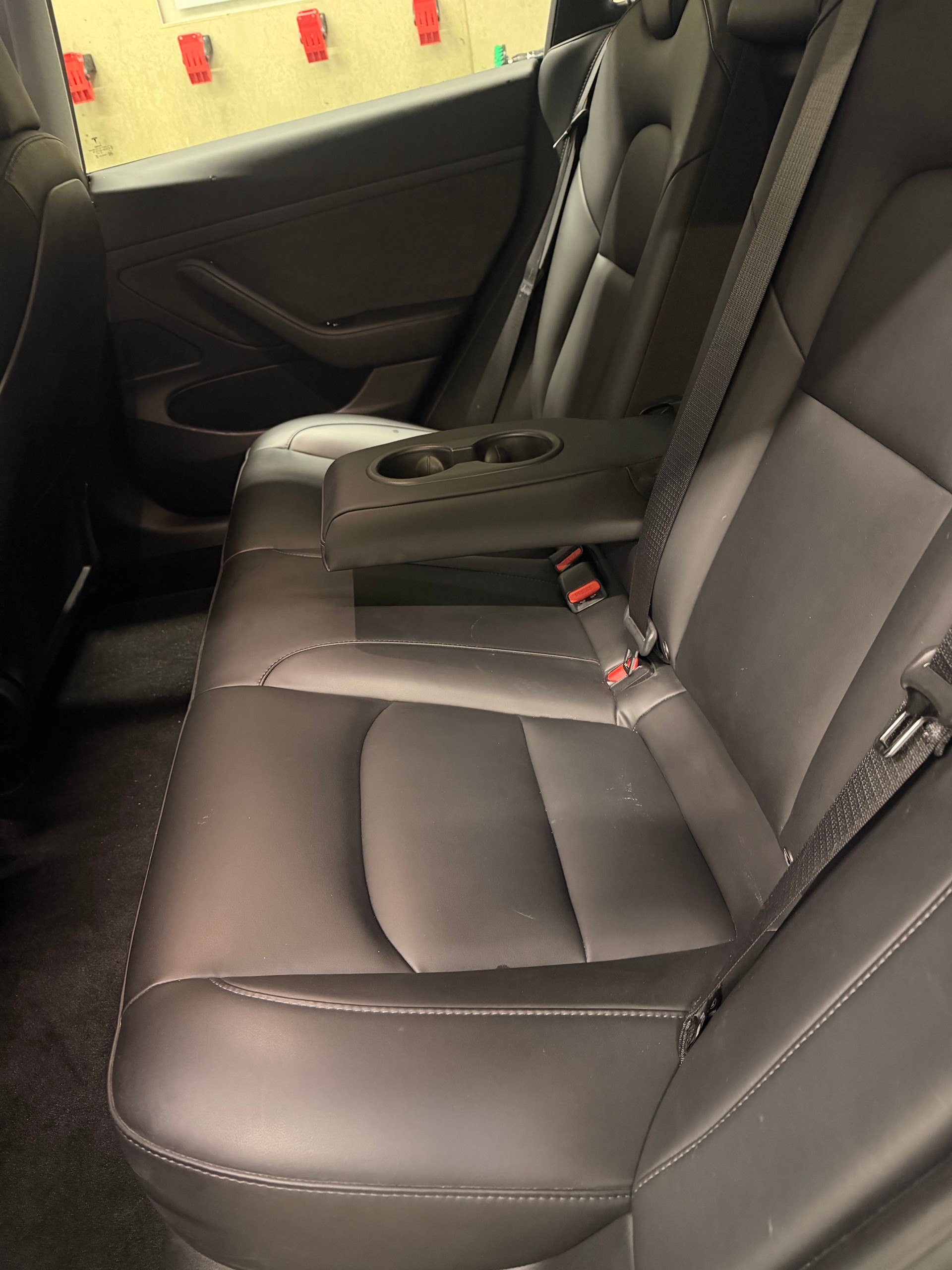 TESLA MODEL 3-image-6