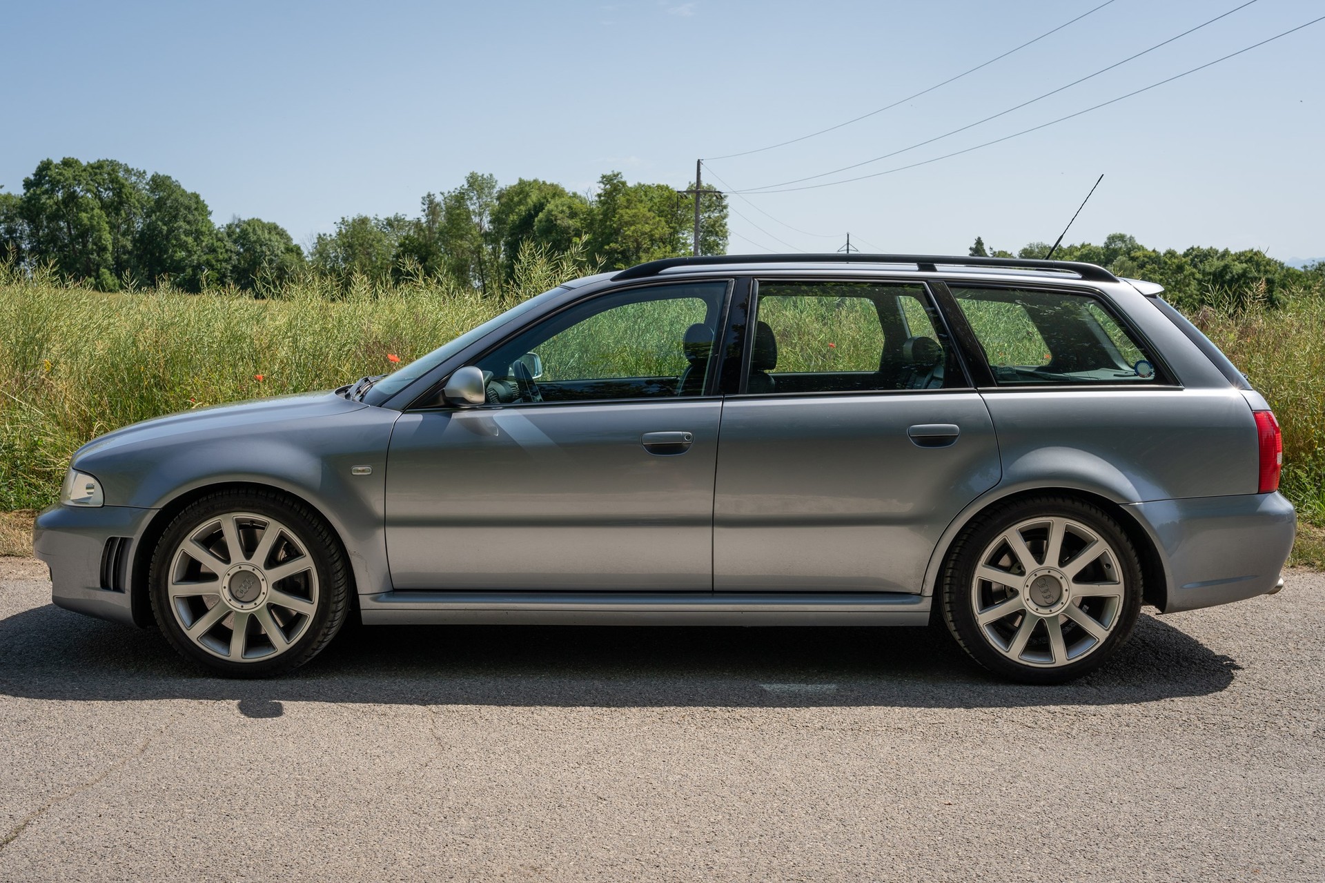 AUDI RS4 Avant quattro-image-3