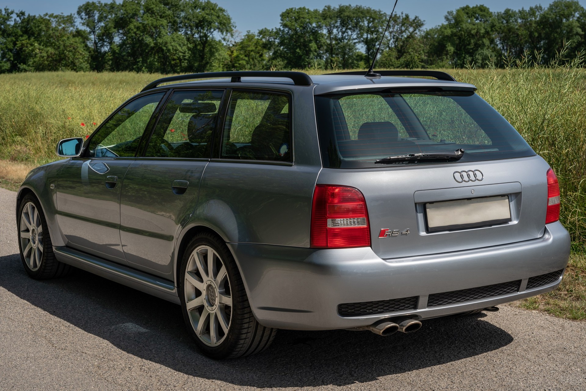 AUDI RS4 Avant quattro-image-4