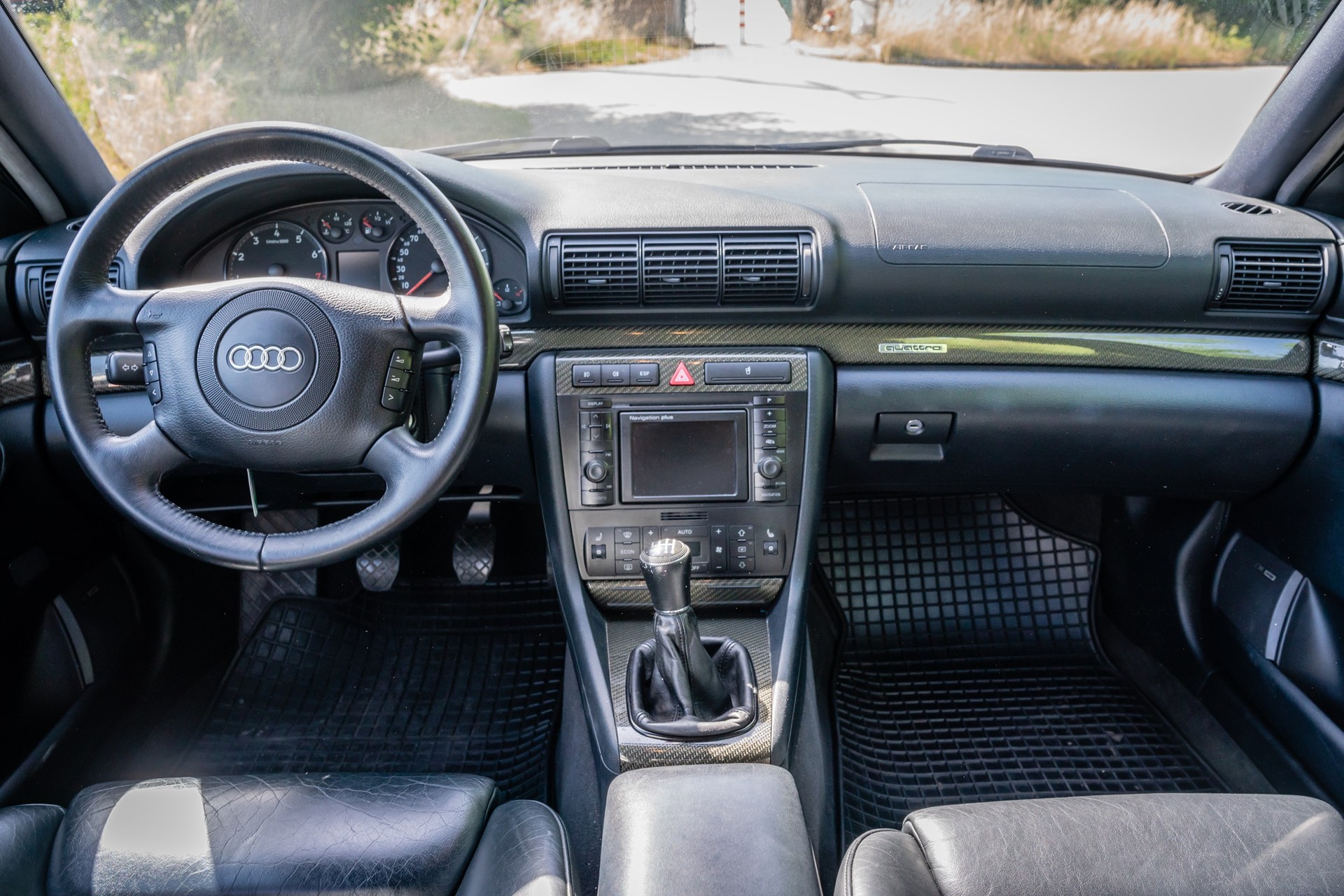 AUDI RS4 Avant quattro-image-8