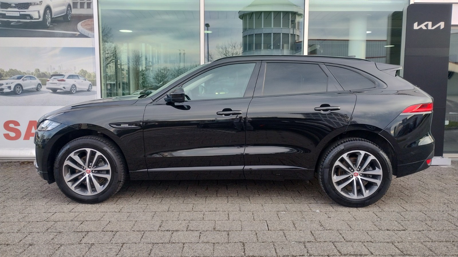 JAGUAR F-Pace 25t 2.0 R-Sport AWD Automatik-image-1
